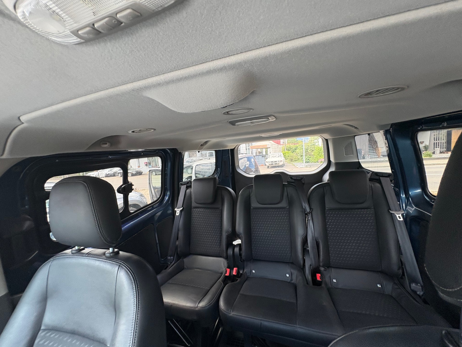 FORD Transit Custom 320 L2H1 Trend A-image-13