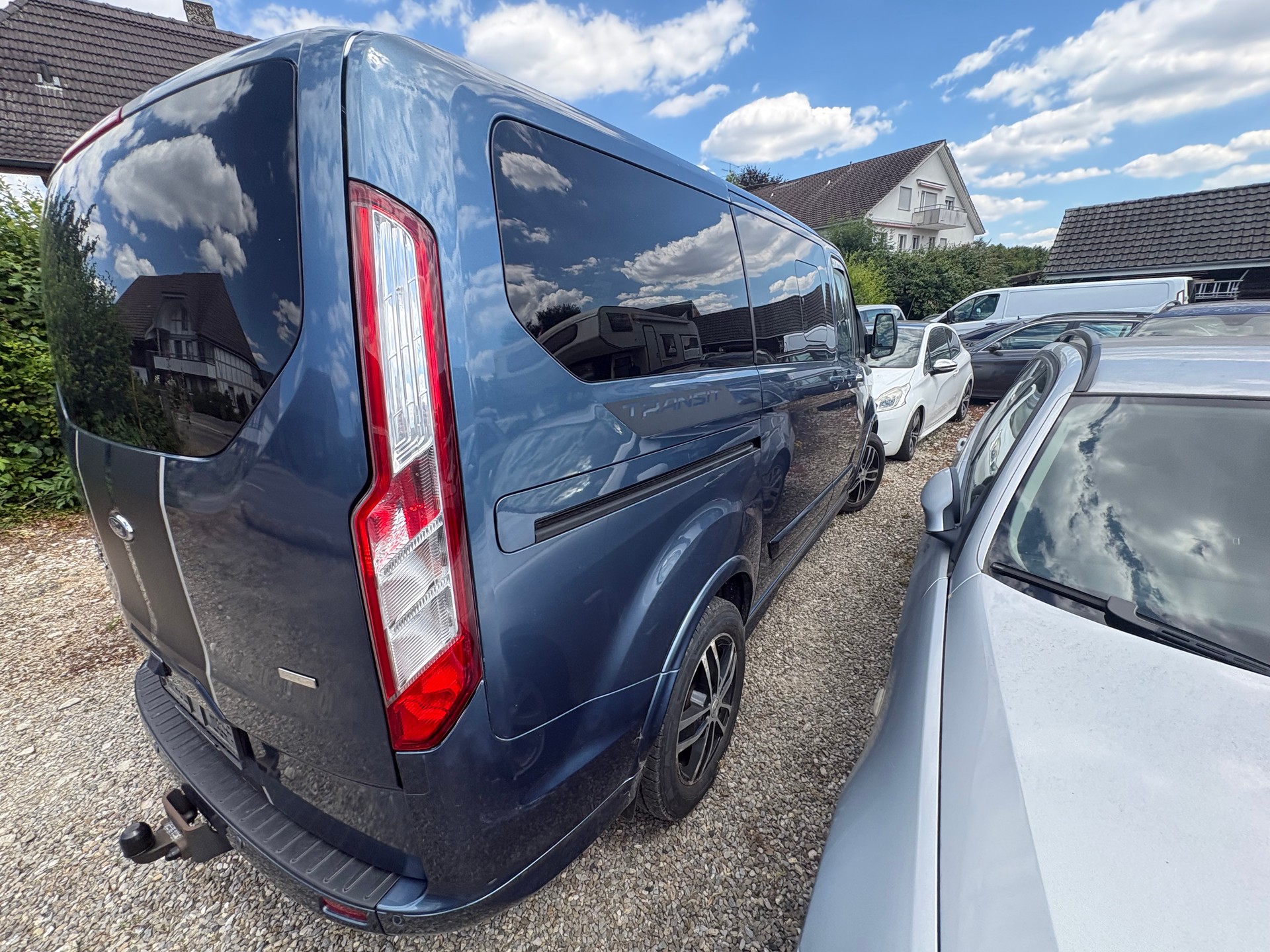 FORD Transit Custom 320 L2H1 Trend A-image-12