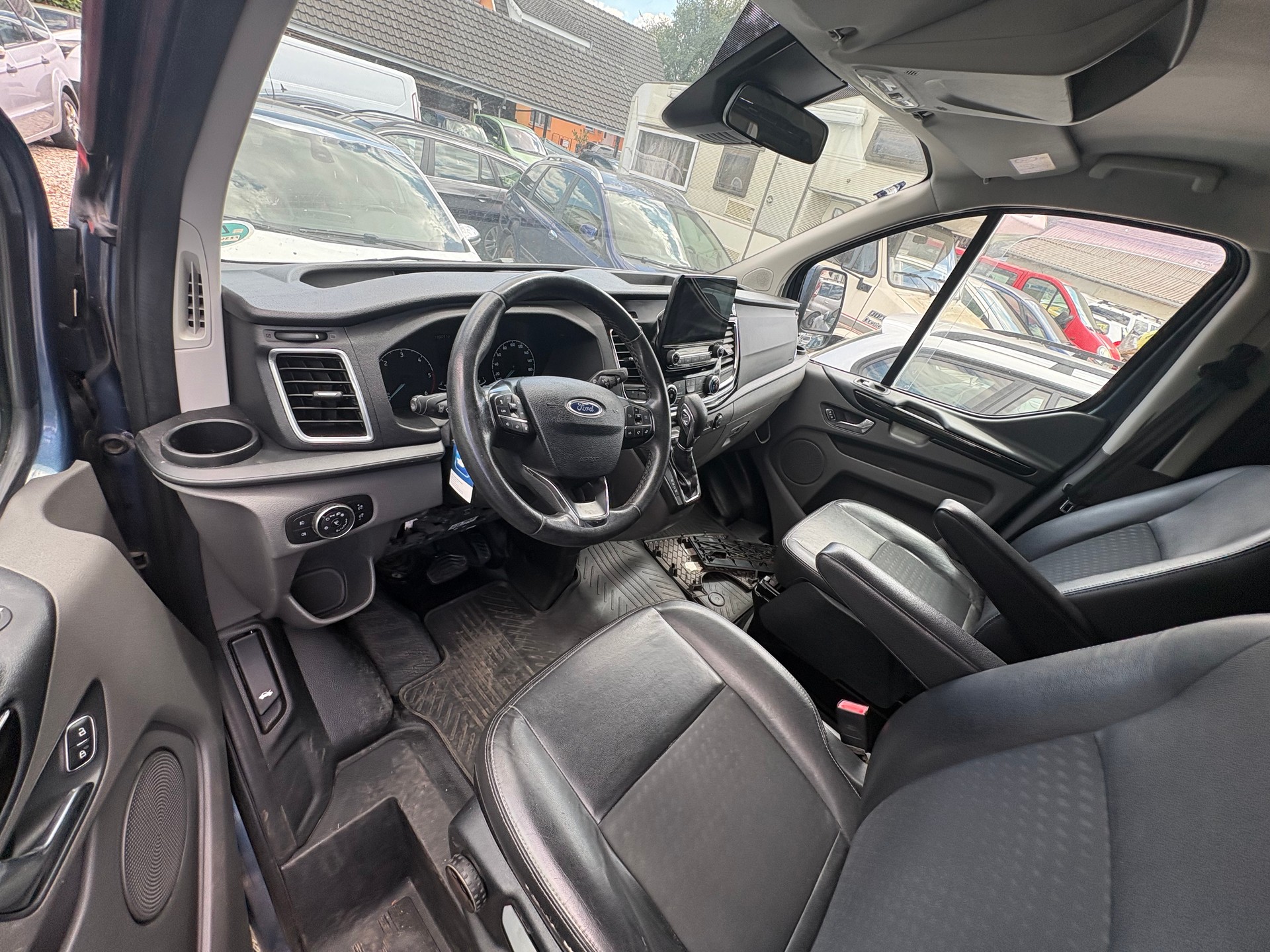 FORD Transit Custom 320 L2H1 Trend A-image-2