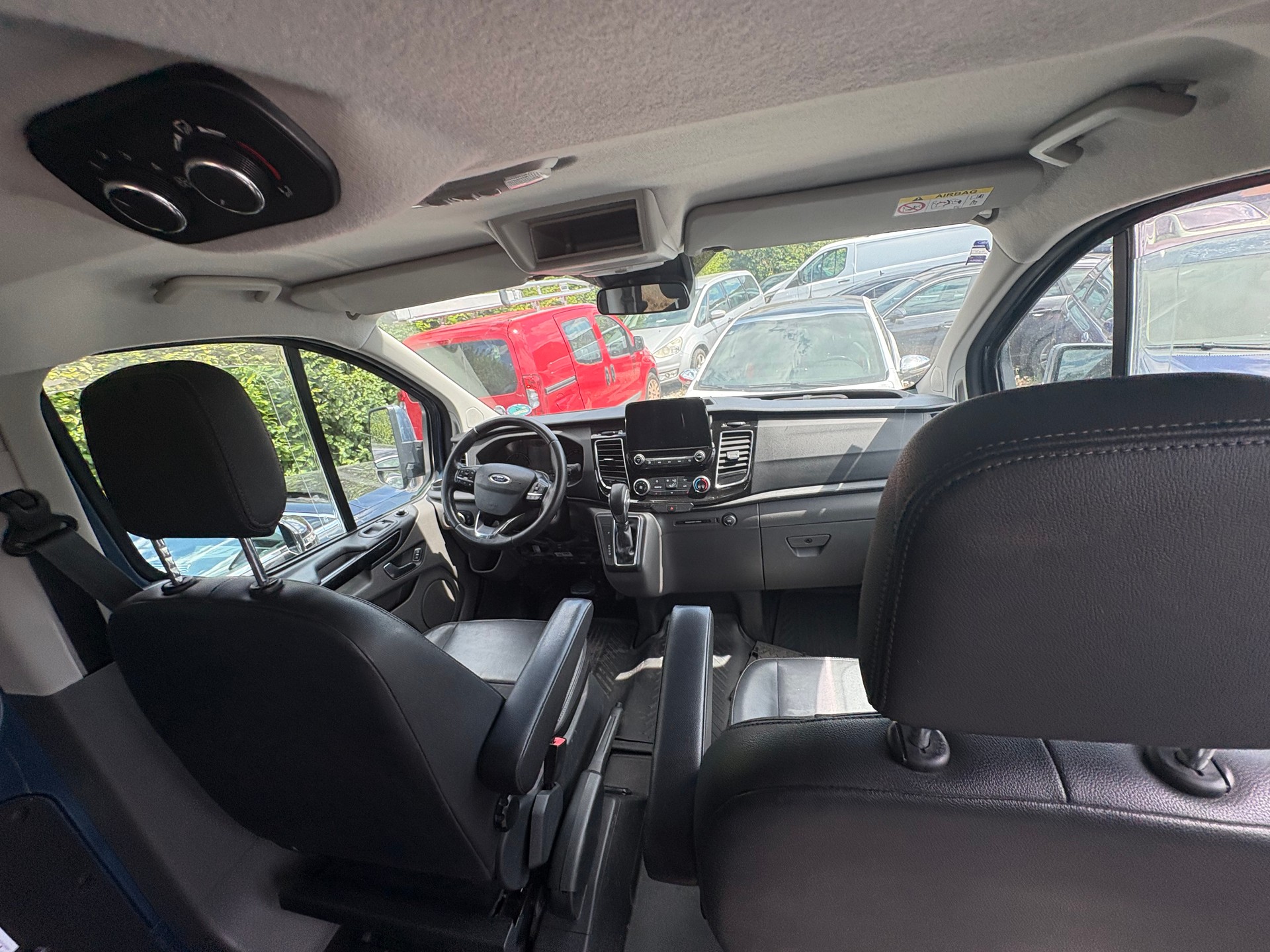 FORD Transit Custom 320 L2H1 Trend A-image-5