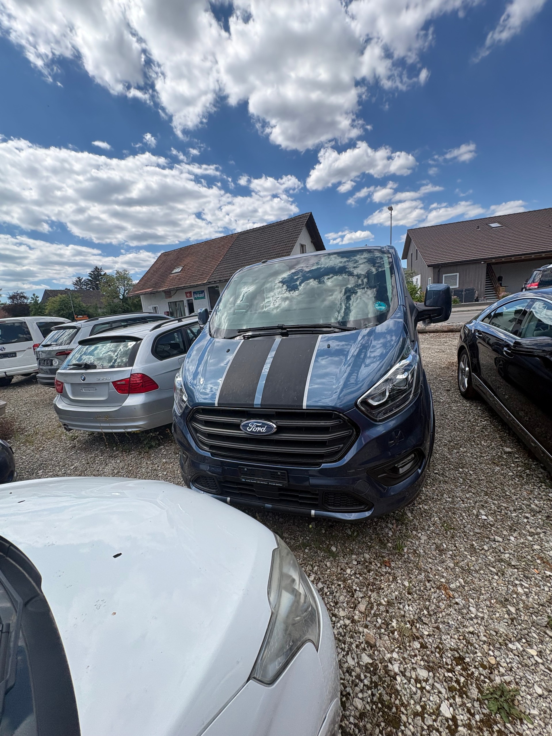 FORD Transit Custom 320 L2H1 Trend A-image-11