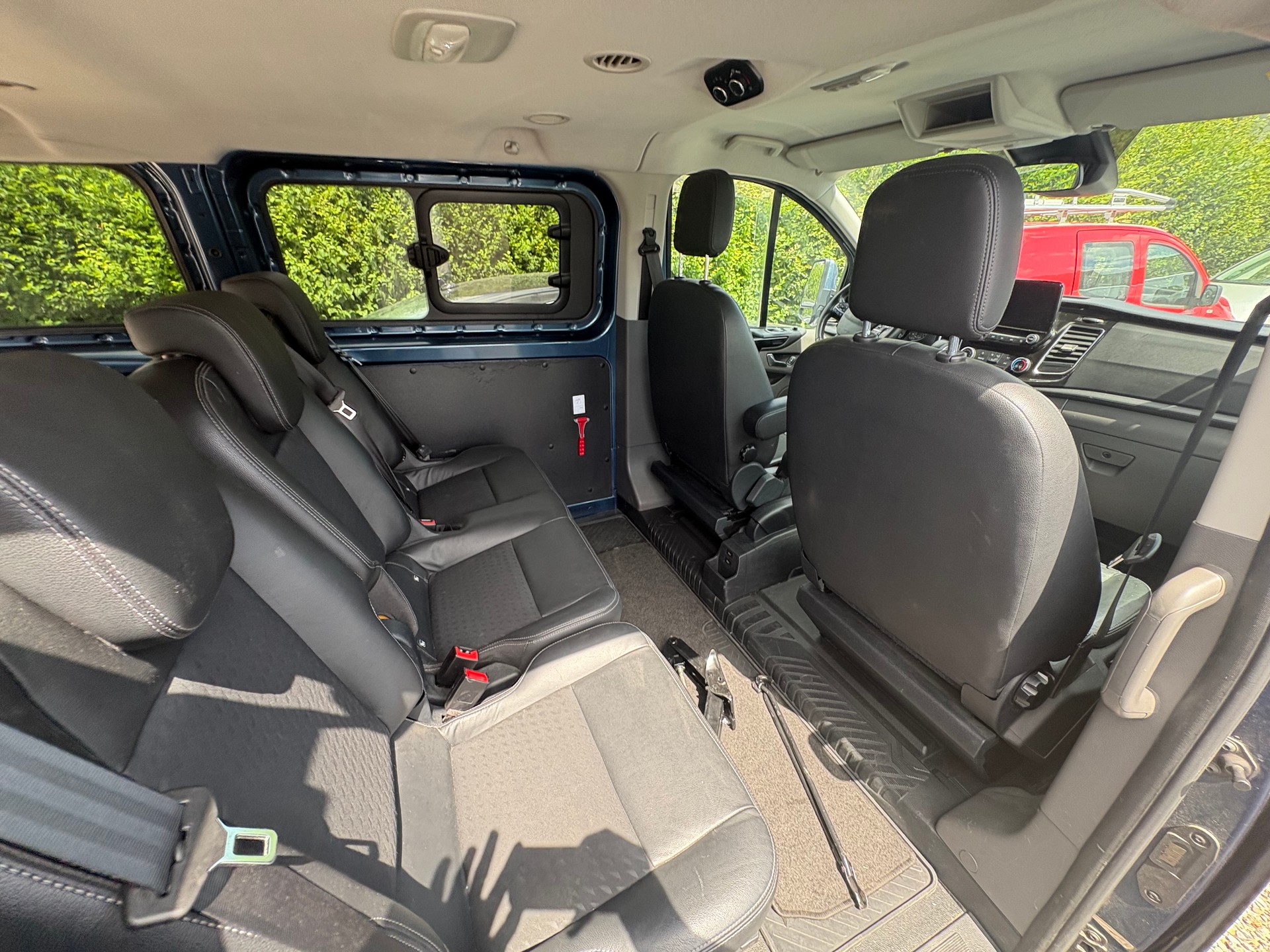 FORD Transit Custom 320 L2H1 Trend A-image-4