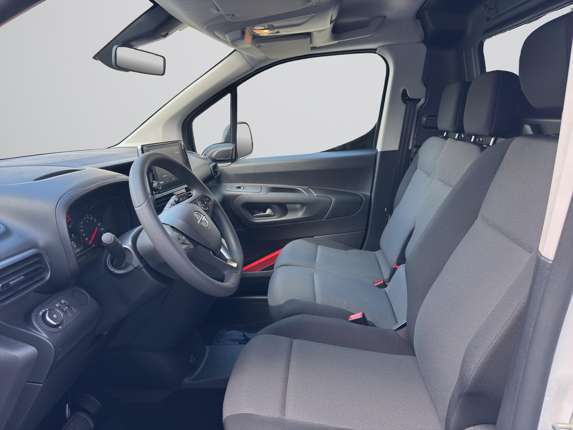 OPEL Combo-e Cargo 2.4 t Electric +-image-4