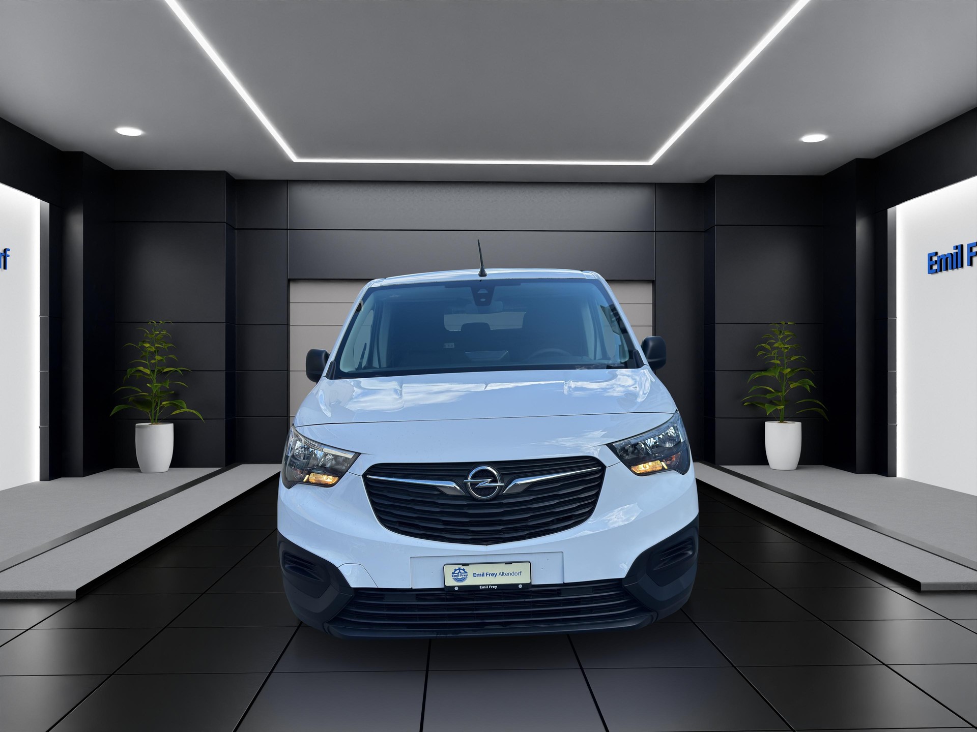 OPEL Combo-e Cargo 2.4 t Electric +-image-1