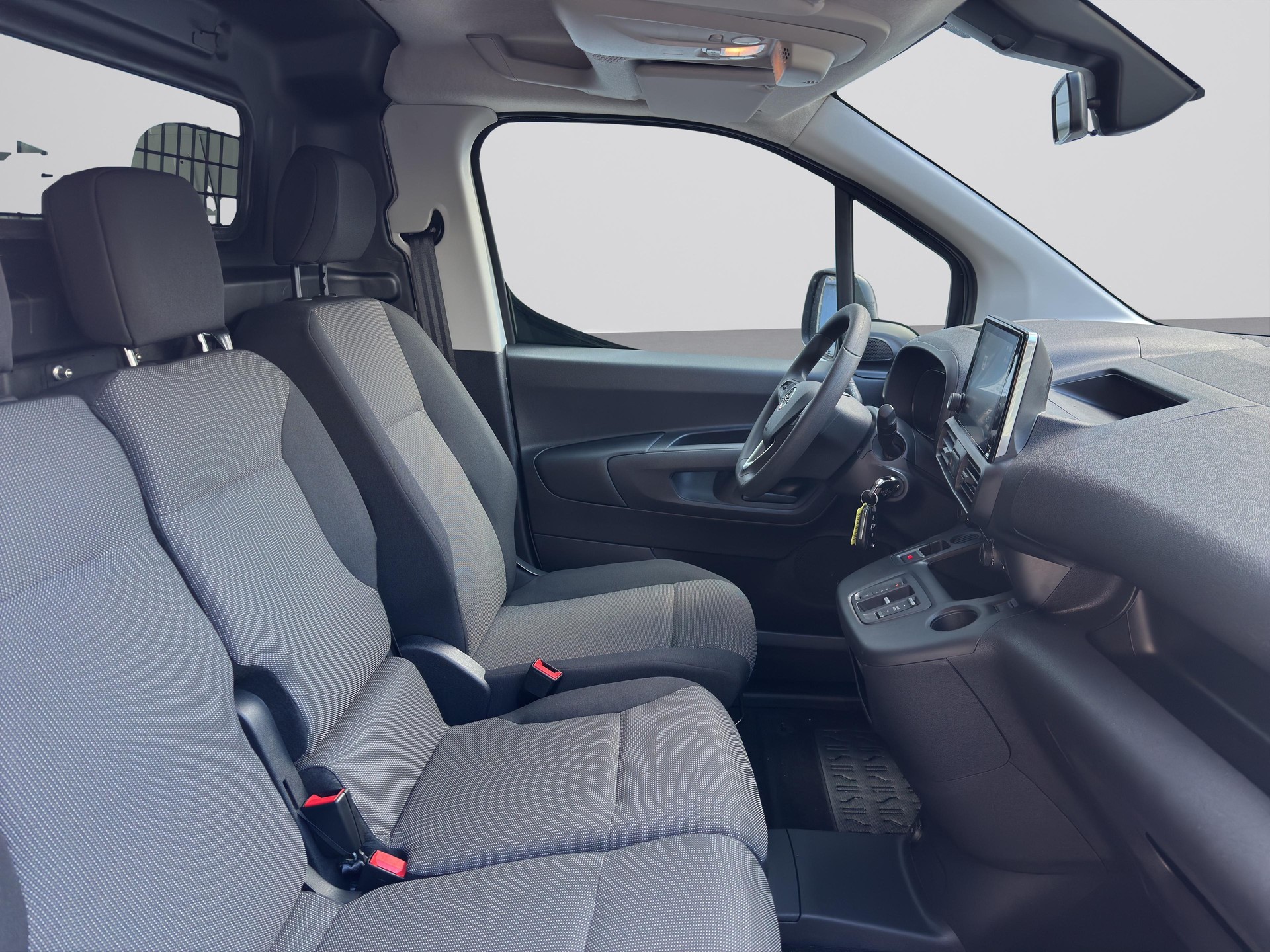 OPEL Combo-e Cargo 2.4 t Electric +-image-6