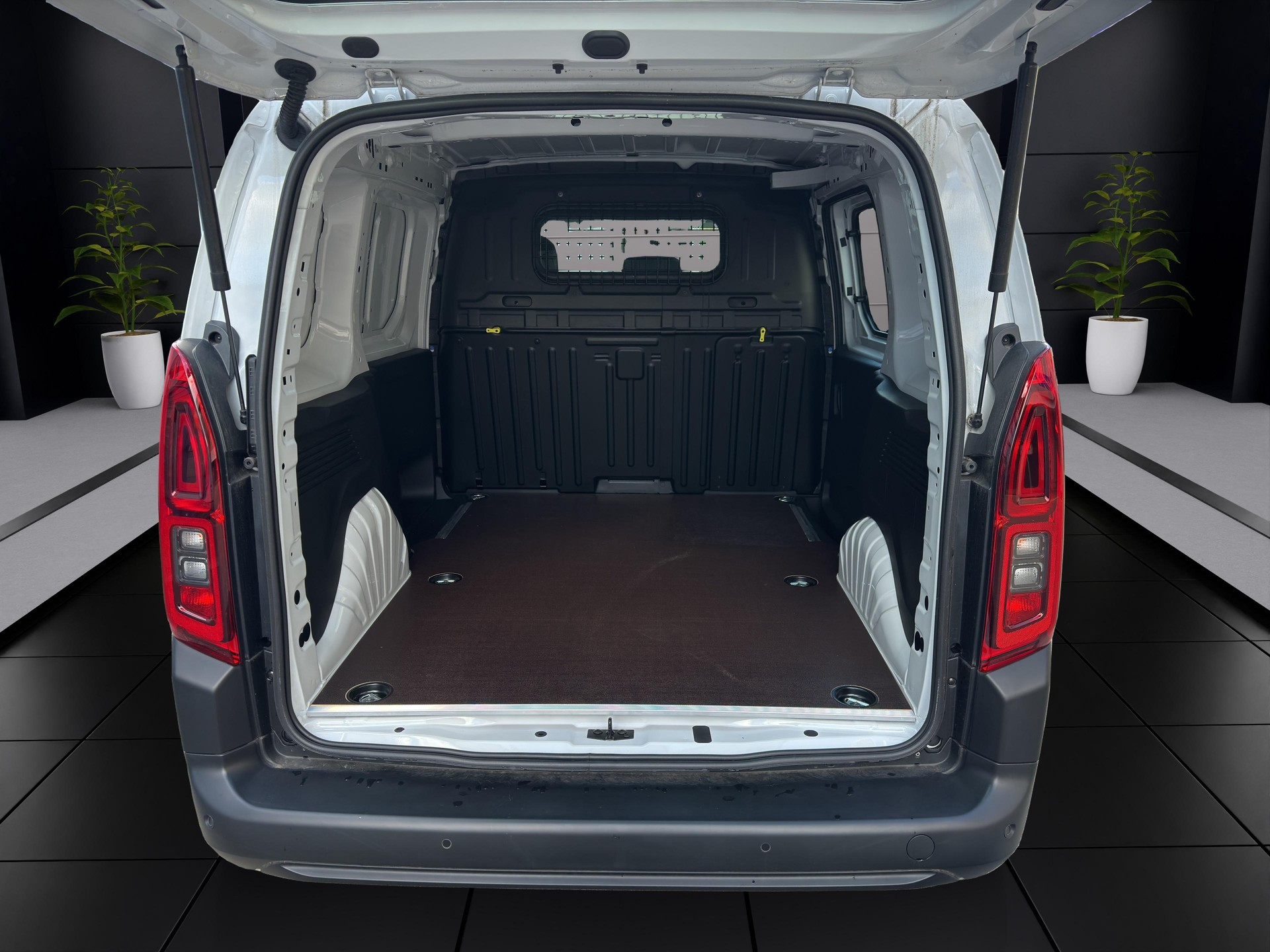 OPEL Combo-e Cargo 2.4 t Electric +-image-7