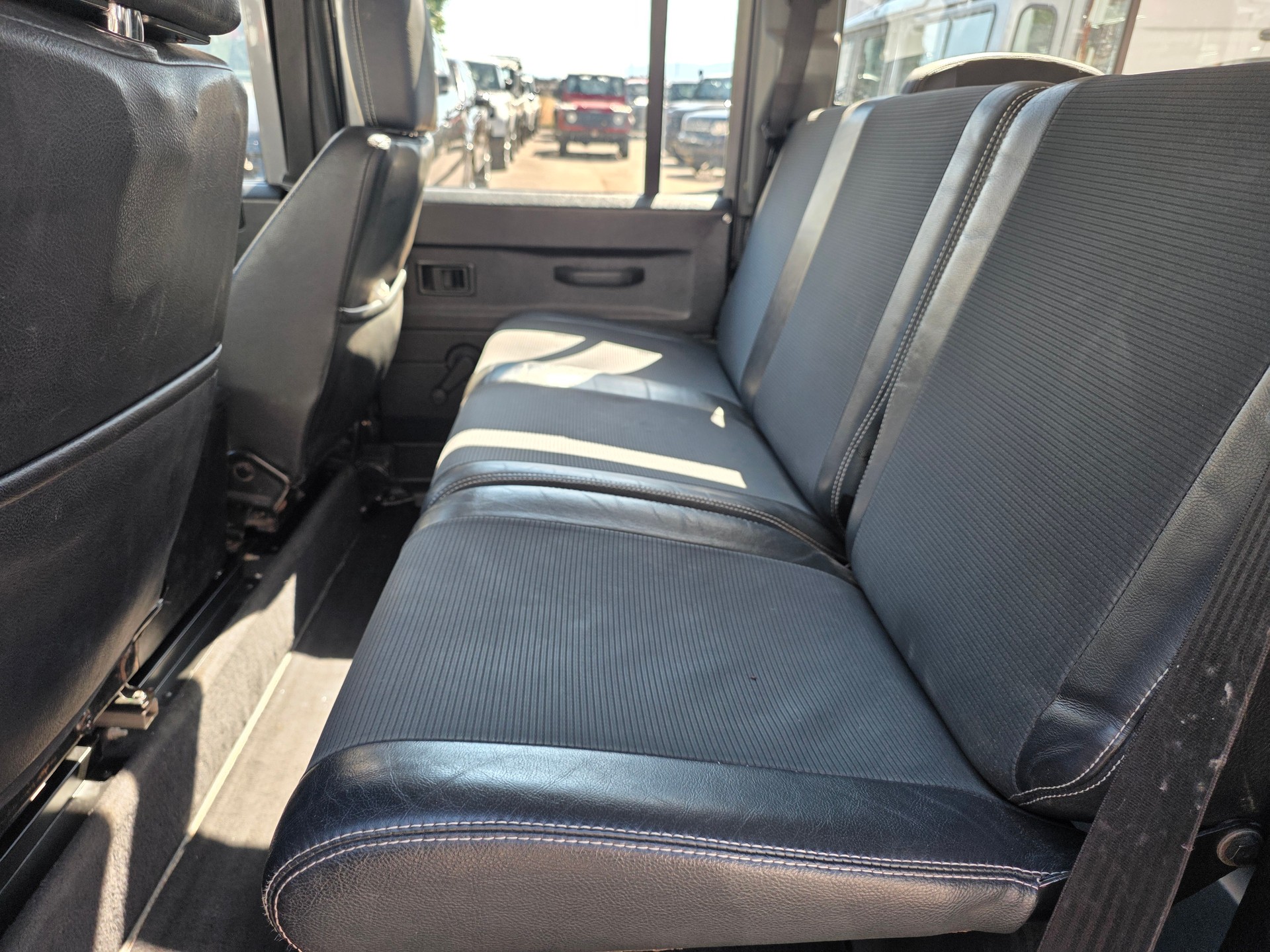 LAND ROVER Defender 110 SW 2.5 Td5-image-13