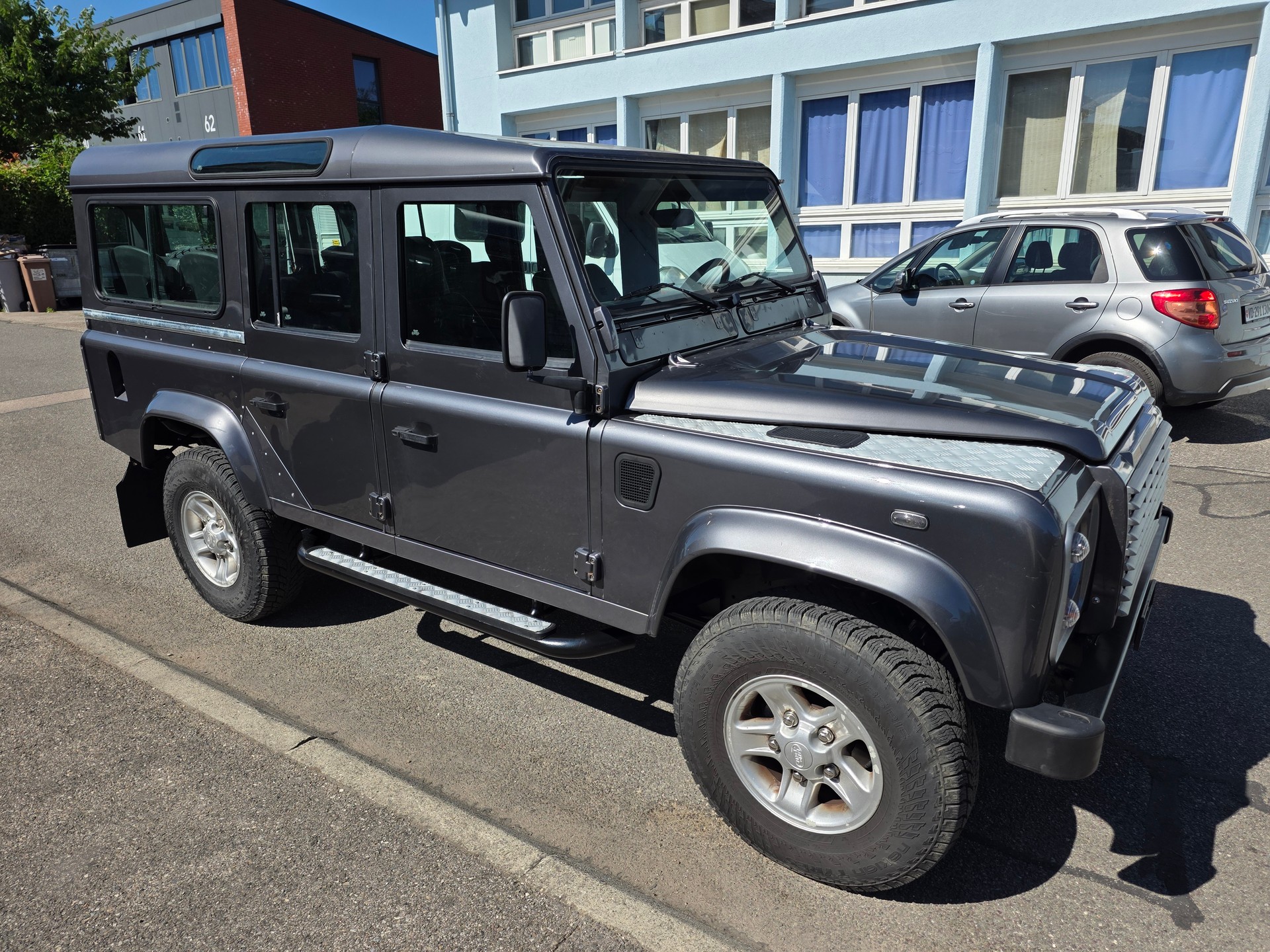 LAND ROVER Defender 110 SW 2.5 Td5-image-0