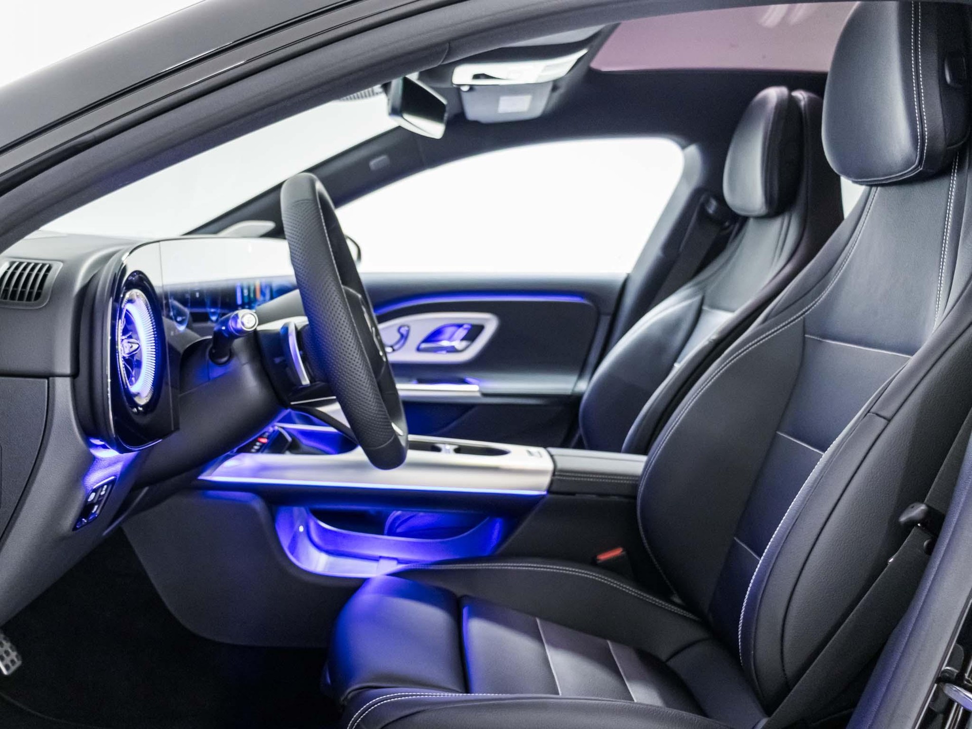 MERCEDES-BENZ CLA 220 4MATIC SB-image-6