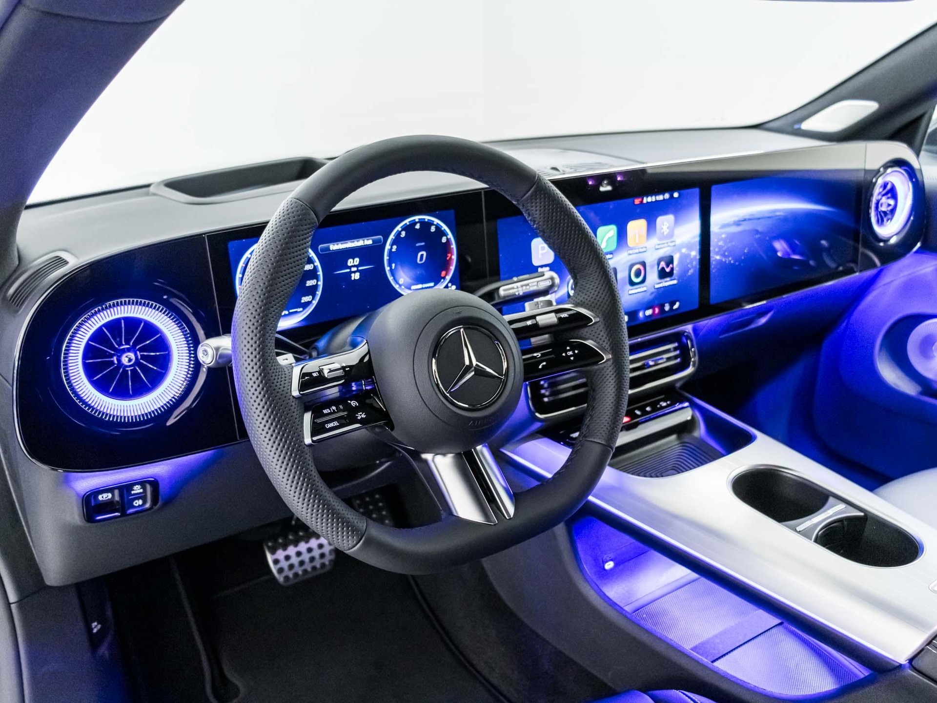 MERCEDES-BENZ CLA 220 4MATIC SB-image-9