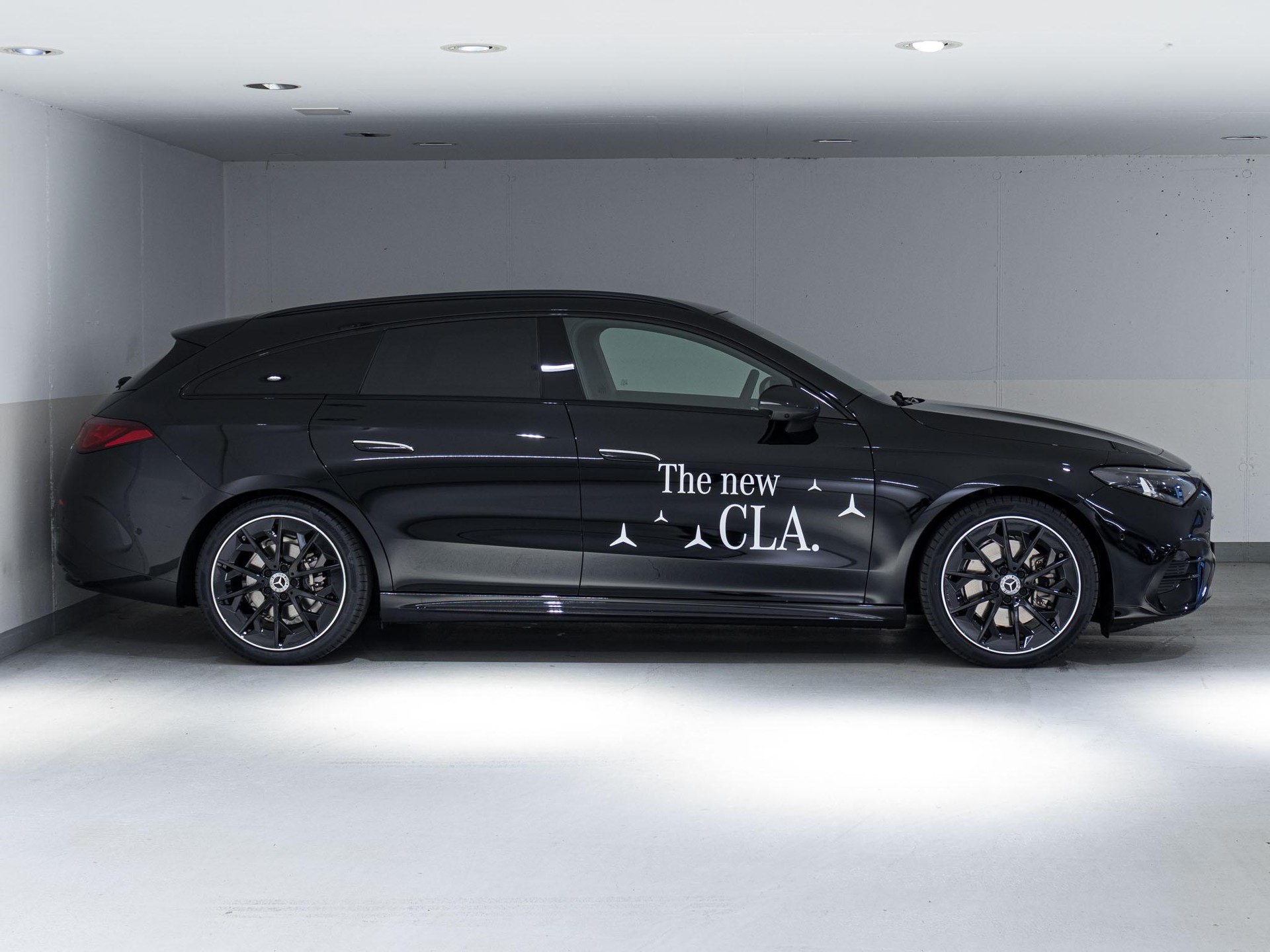 MERCEDES-BENZ CLA 220 4MATIC SB-image-1