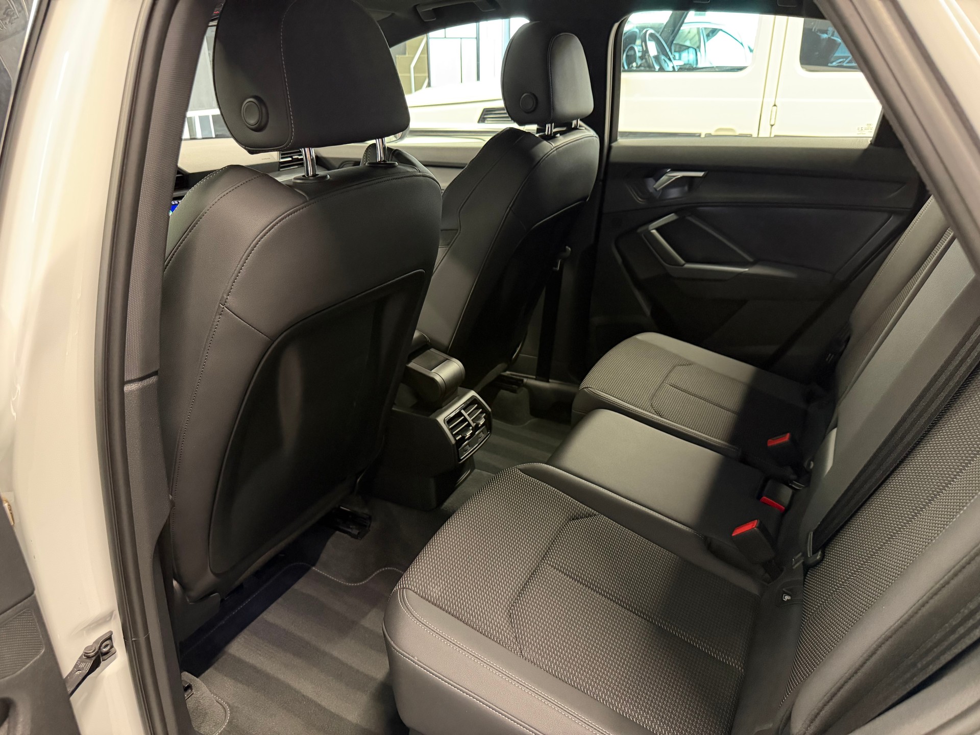 AUDI Q3 Sportback 45 TFSI S line quattro S-tronic 230 PS-image-23