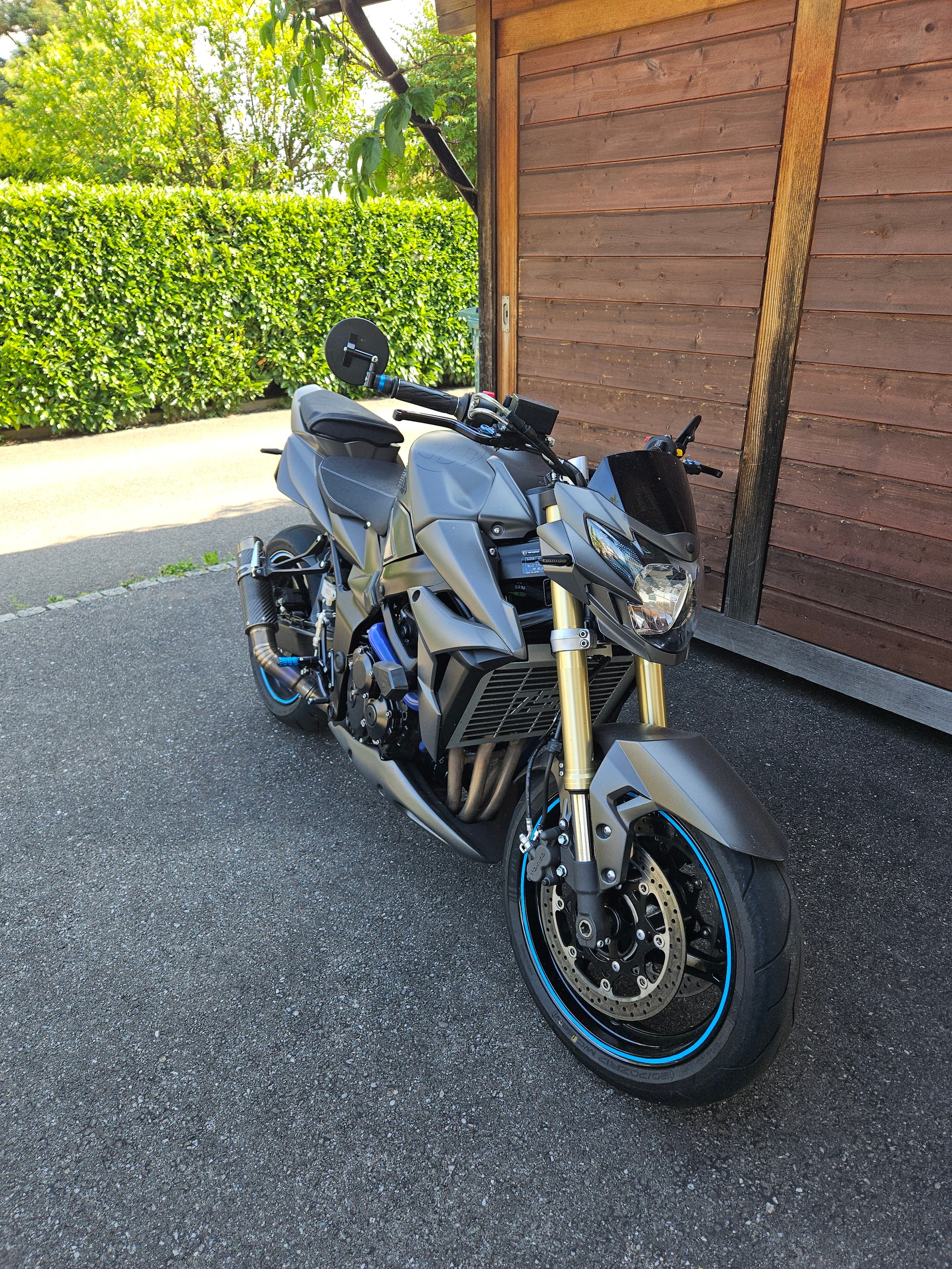 SUZUKI GSR 750 35kW