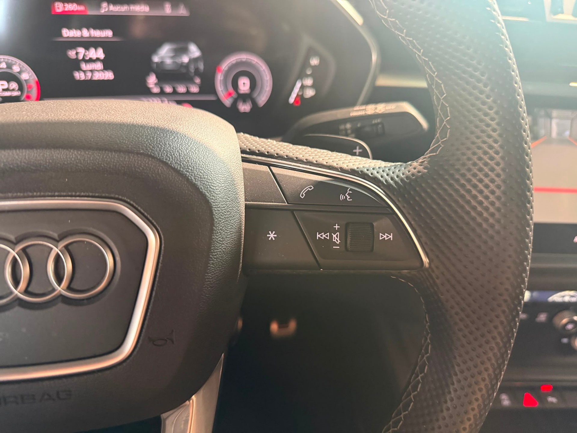 AUDI Q3 Sportback 35 TFSI S line Attraction S-tronic-image-15