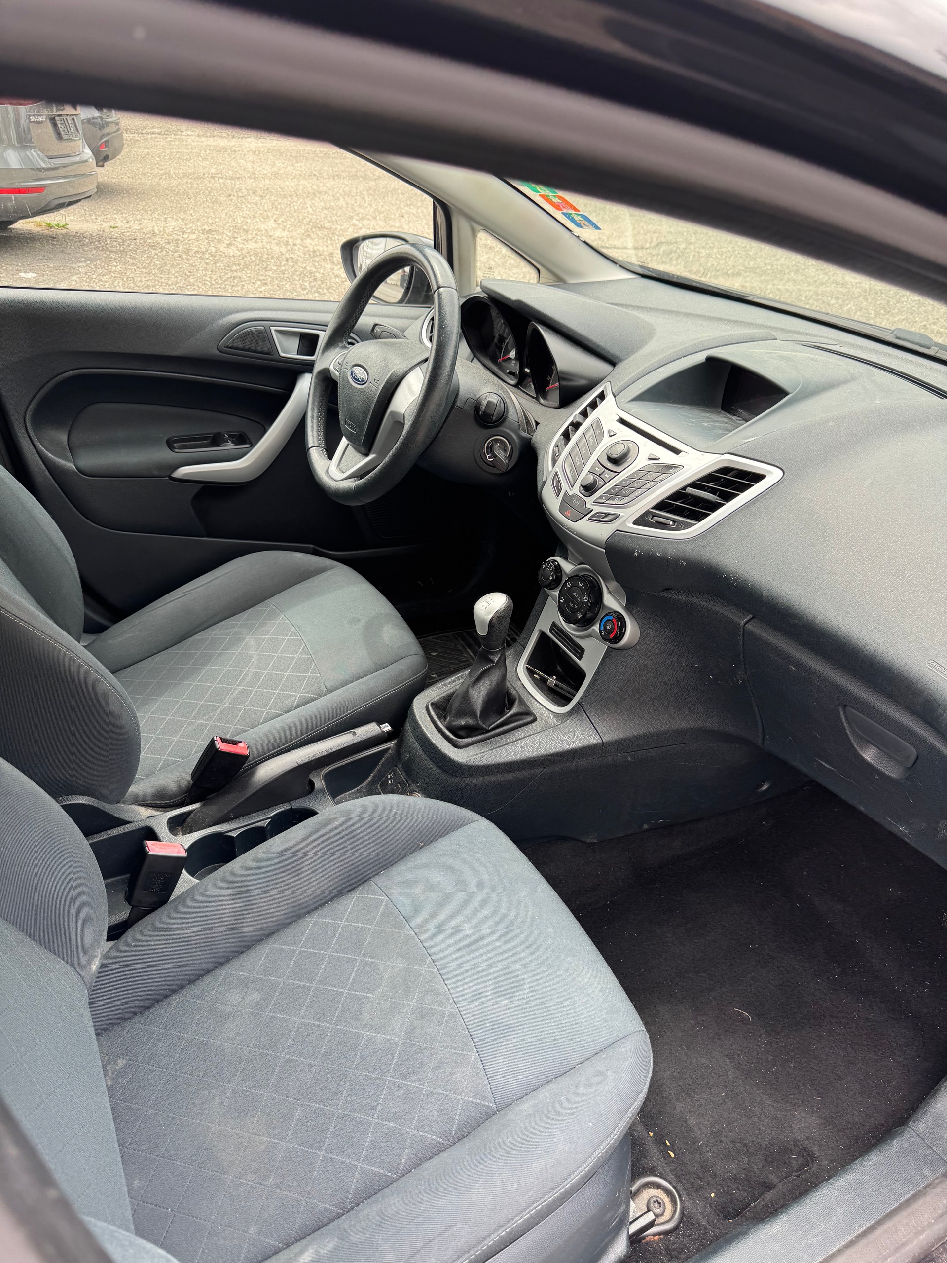 FORD Fiesta 1.4 16V Colourline-image-6