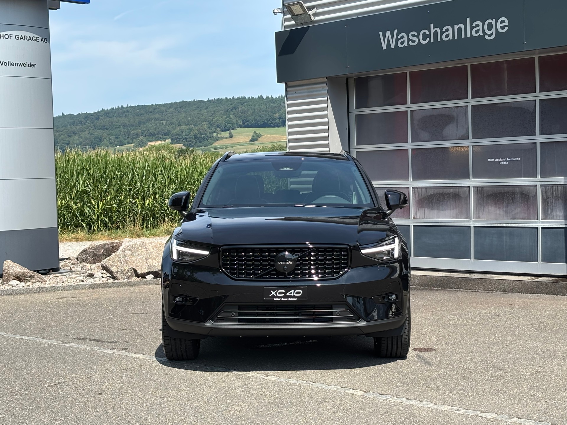 VOLVO XC40 2.0 B4 MH Black Edition-image-7