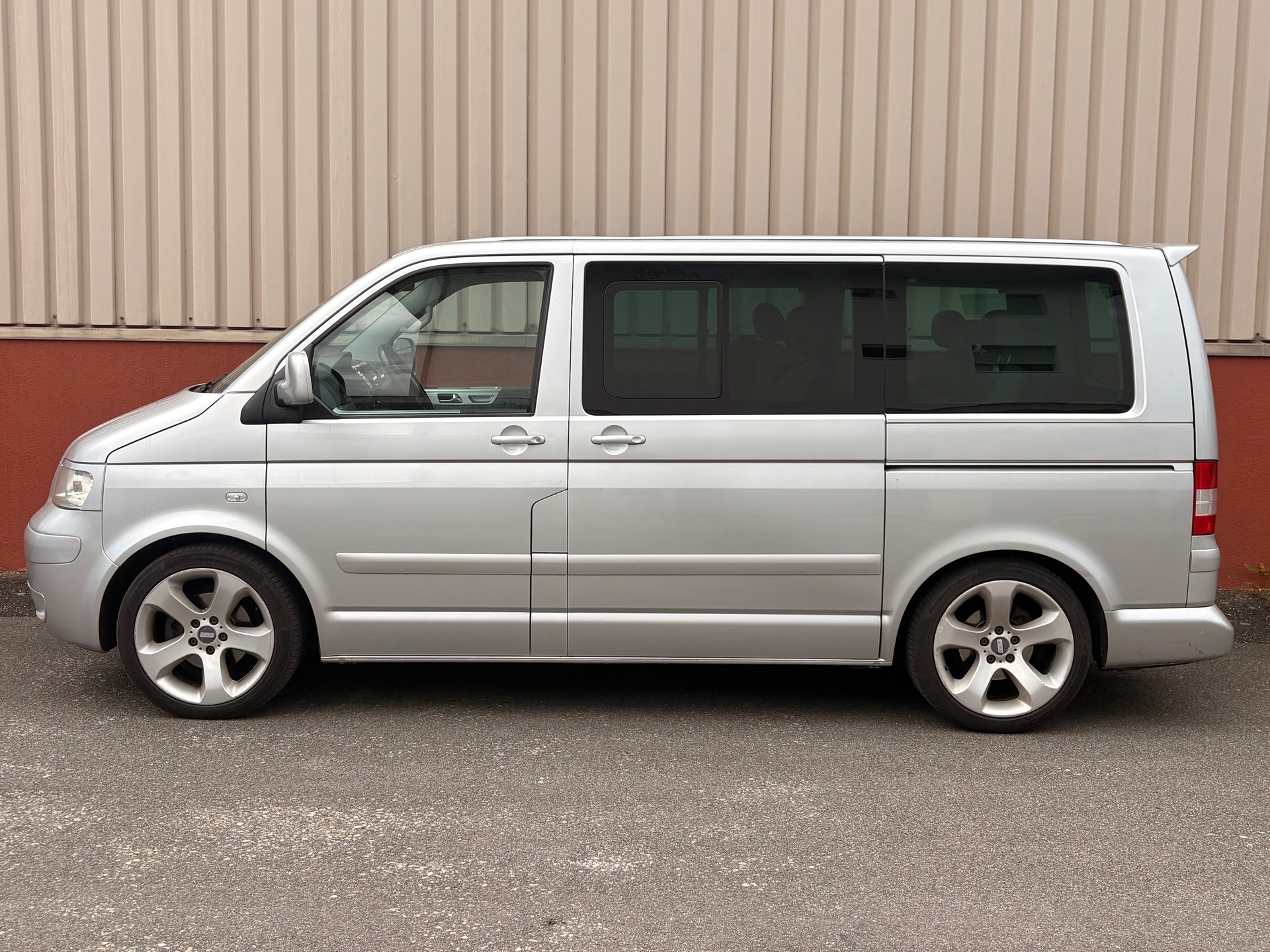 VW T5 Multivan Highline 2.5 TDI-image-2