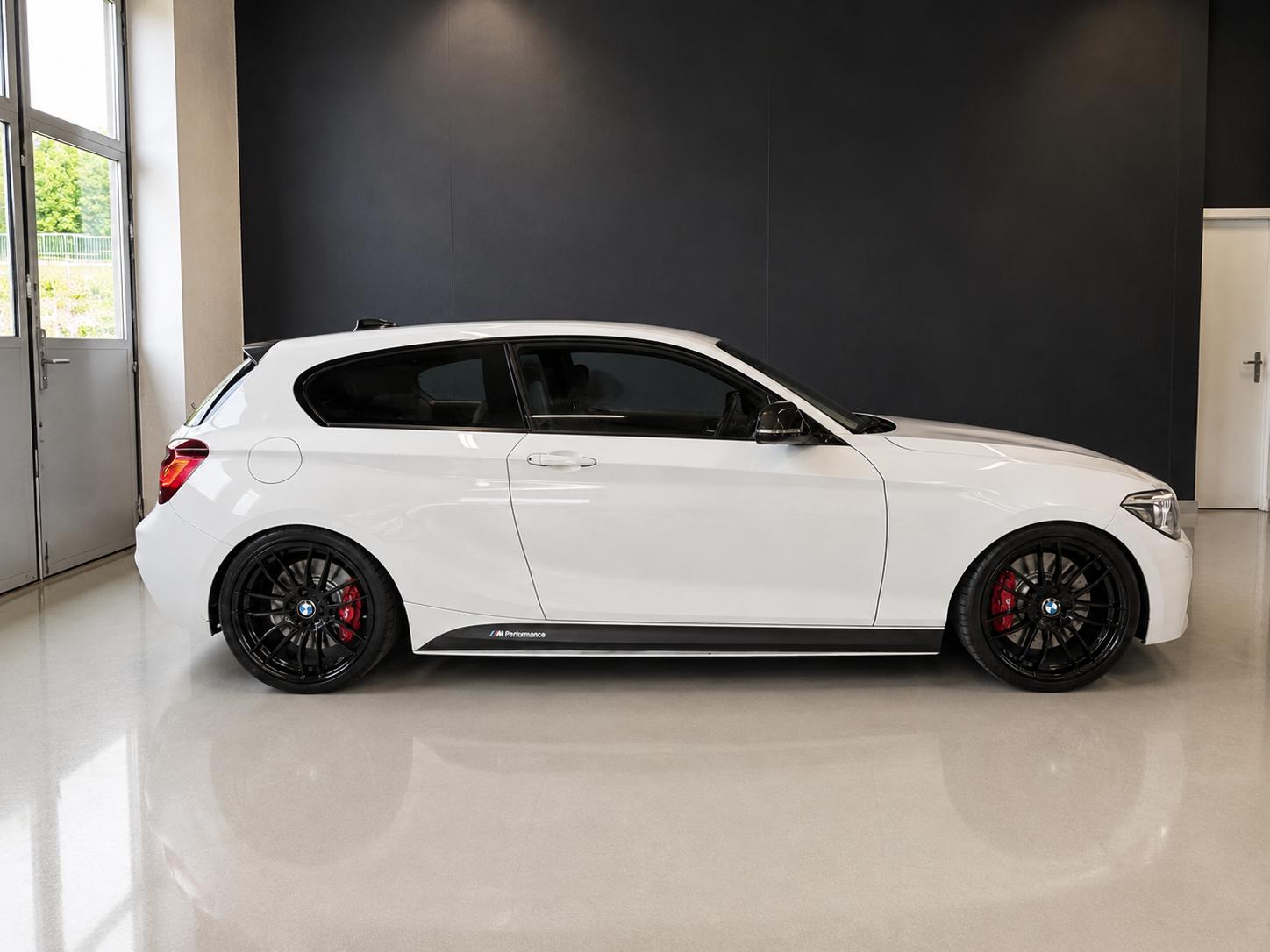BMW M135i xDrive Steptronic-image-4