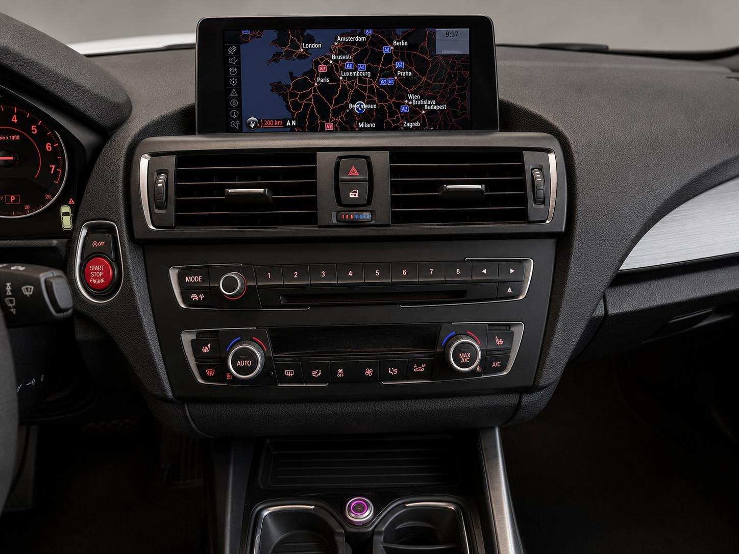 BMW M135i xDrive Steptronic-image-9