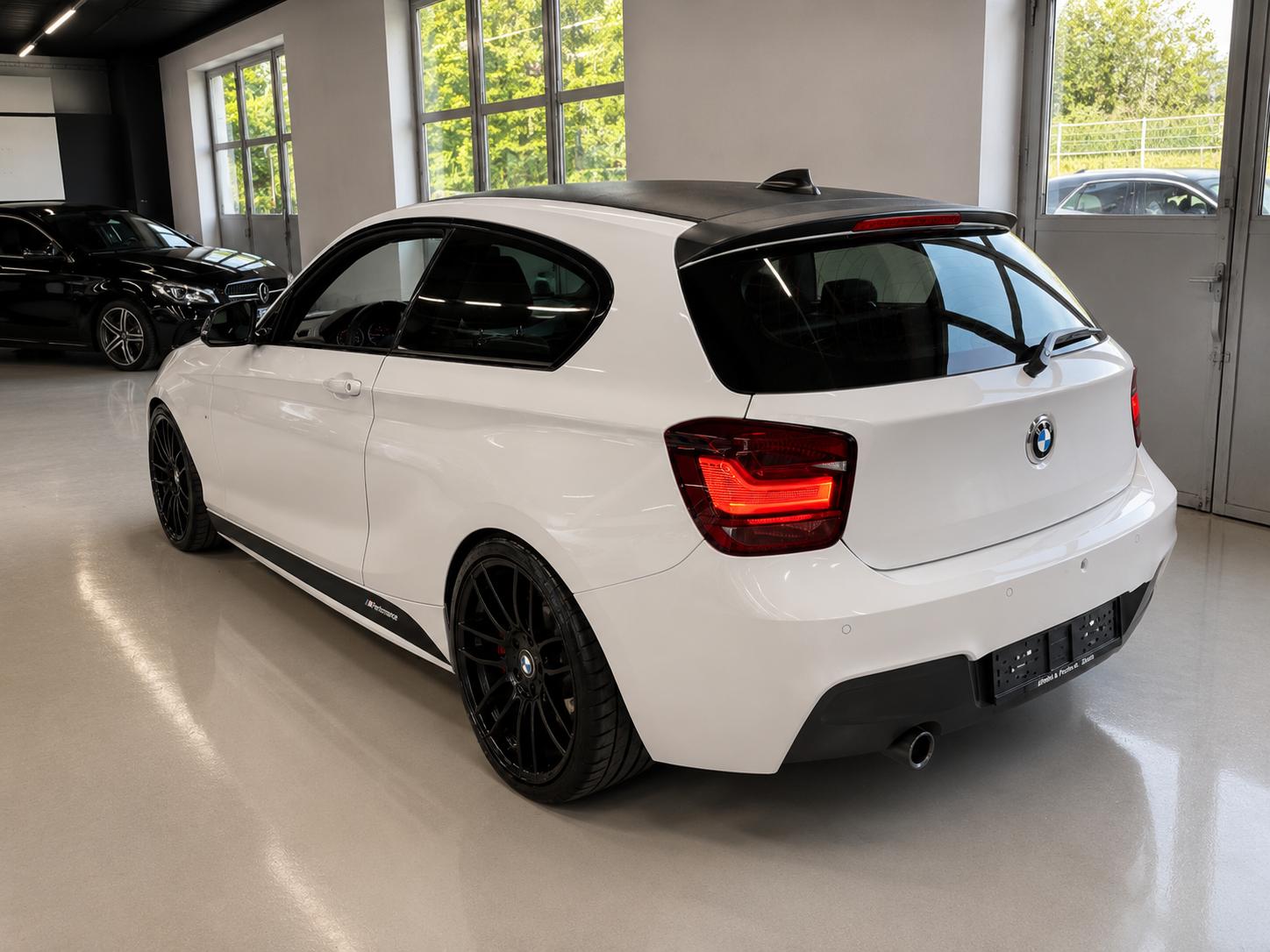 BMW M135i xDrive Steptronic-image-5