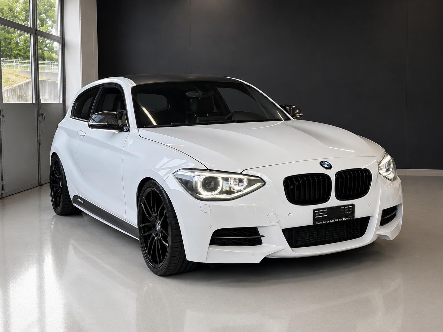 BMW M135i xDrive Steptronic-image-0