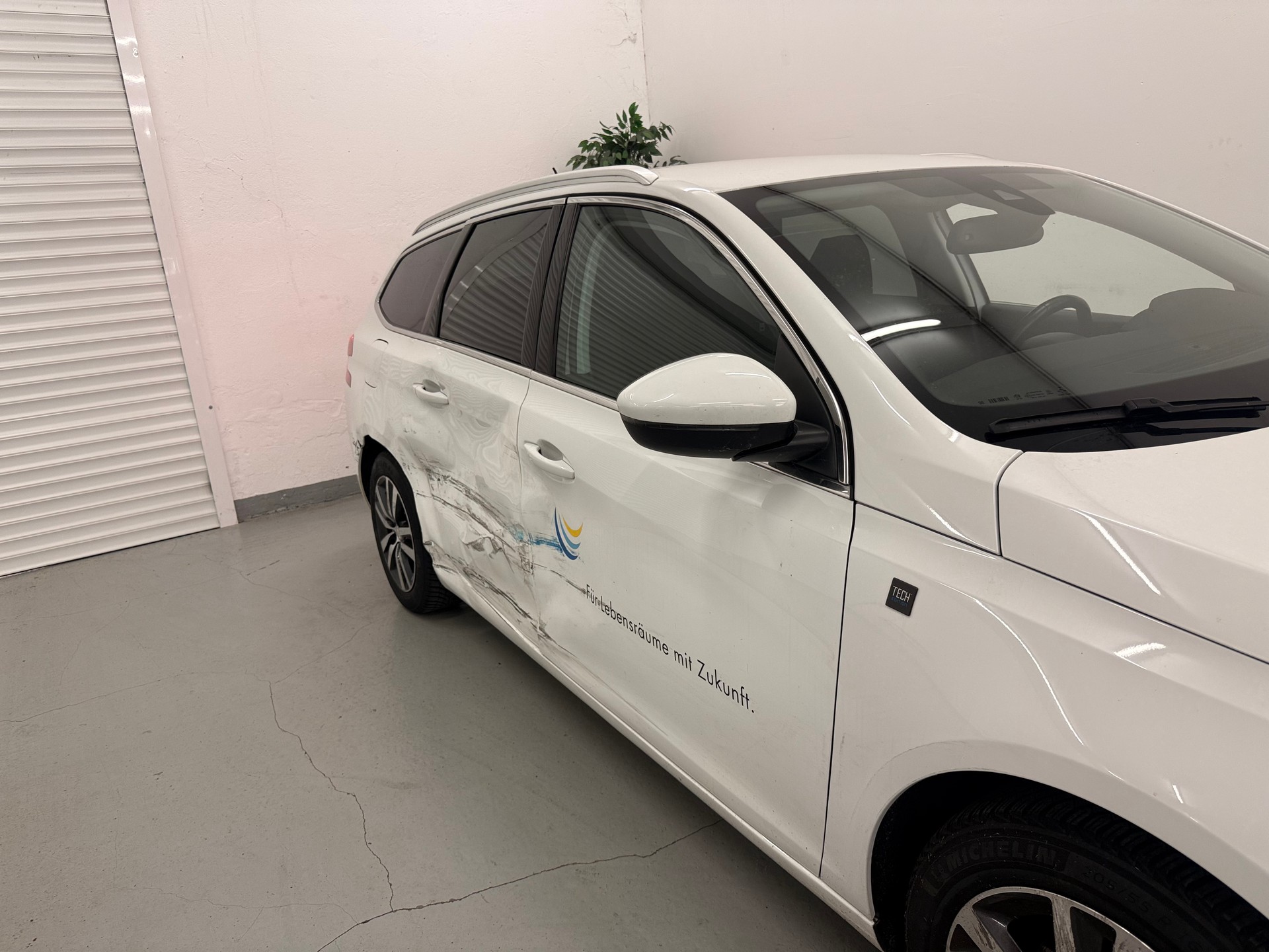 PEUGEOT 308 SW 1.5 BlueHDI Tech Edition EAT8-image-6