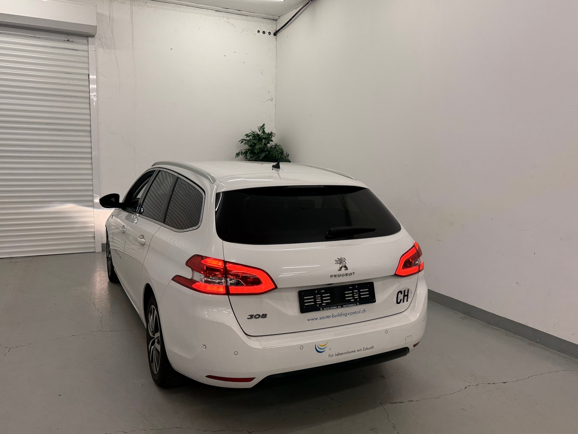 PEUGEOT 308 SW 1.5 BlueHDI Tech Edition EAT8-image-3