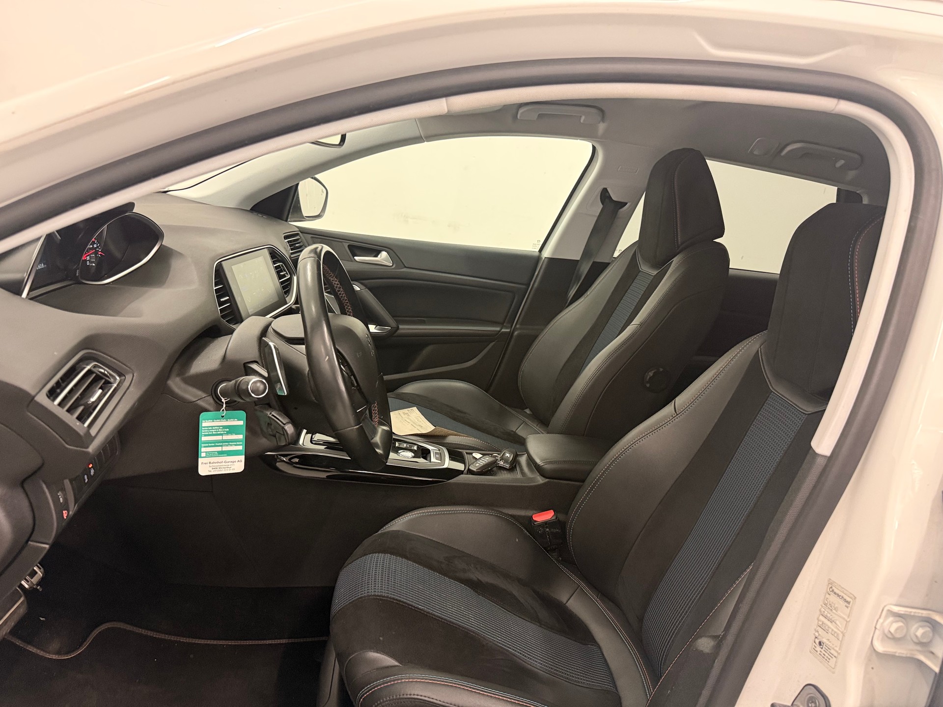 PEUGEOT 308 SW 1.5 BlueHDI Tech Edition EAT8-image-10