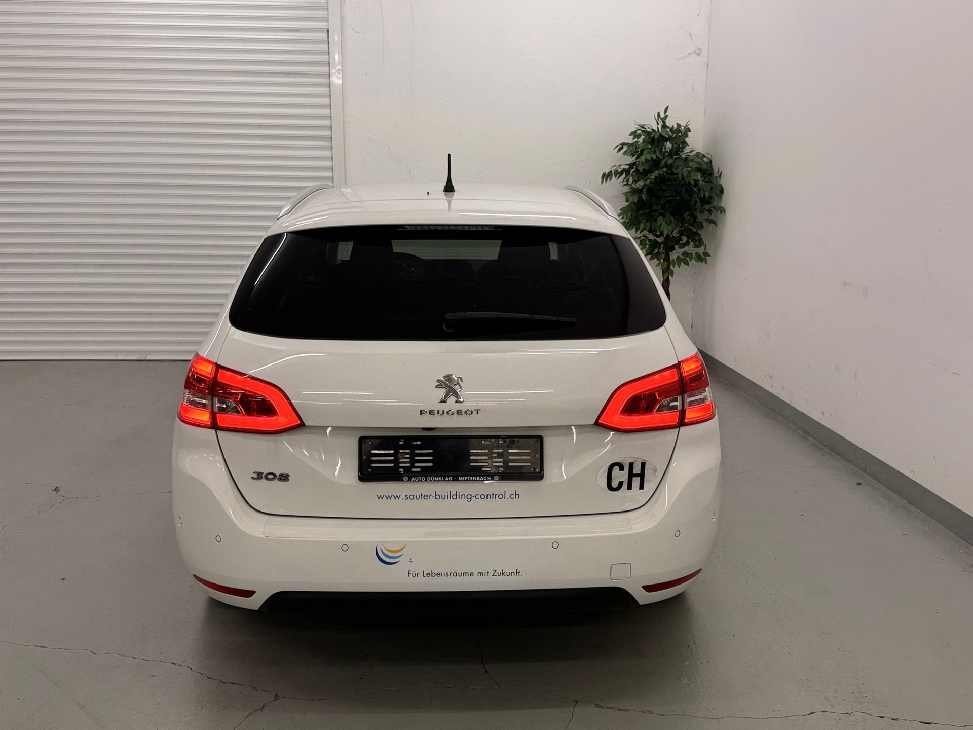 PEUGEOT 308 SW 1.5 BlueHDI Tech Edition EAT8-image-4