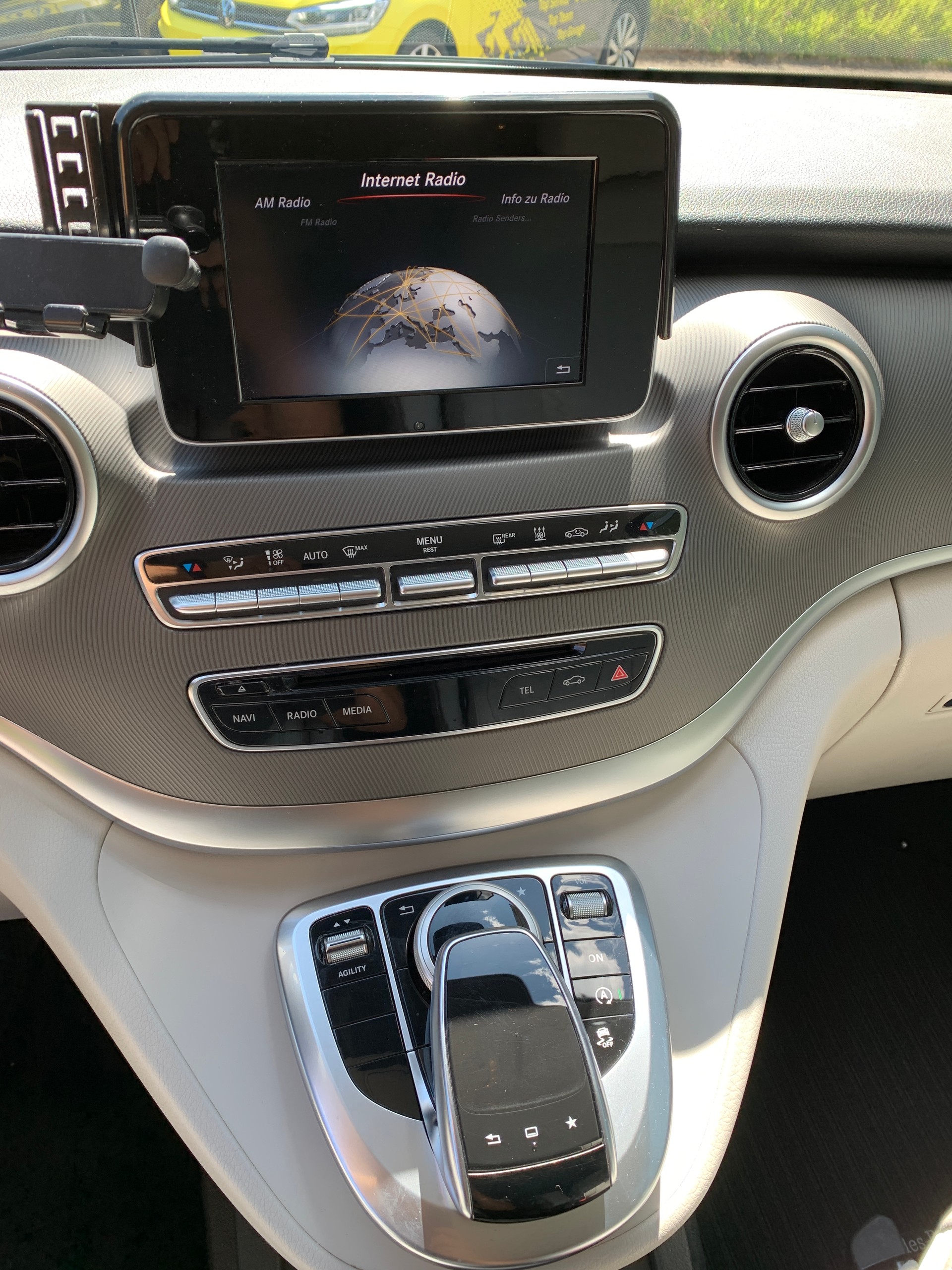 MERCEDES-BENZ V 250 d Avantgarde kompakt 4Matic 7G-Tronic-image-8