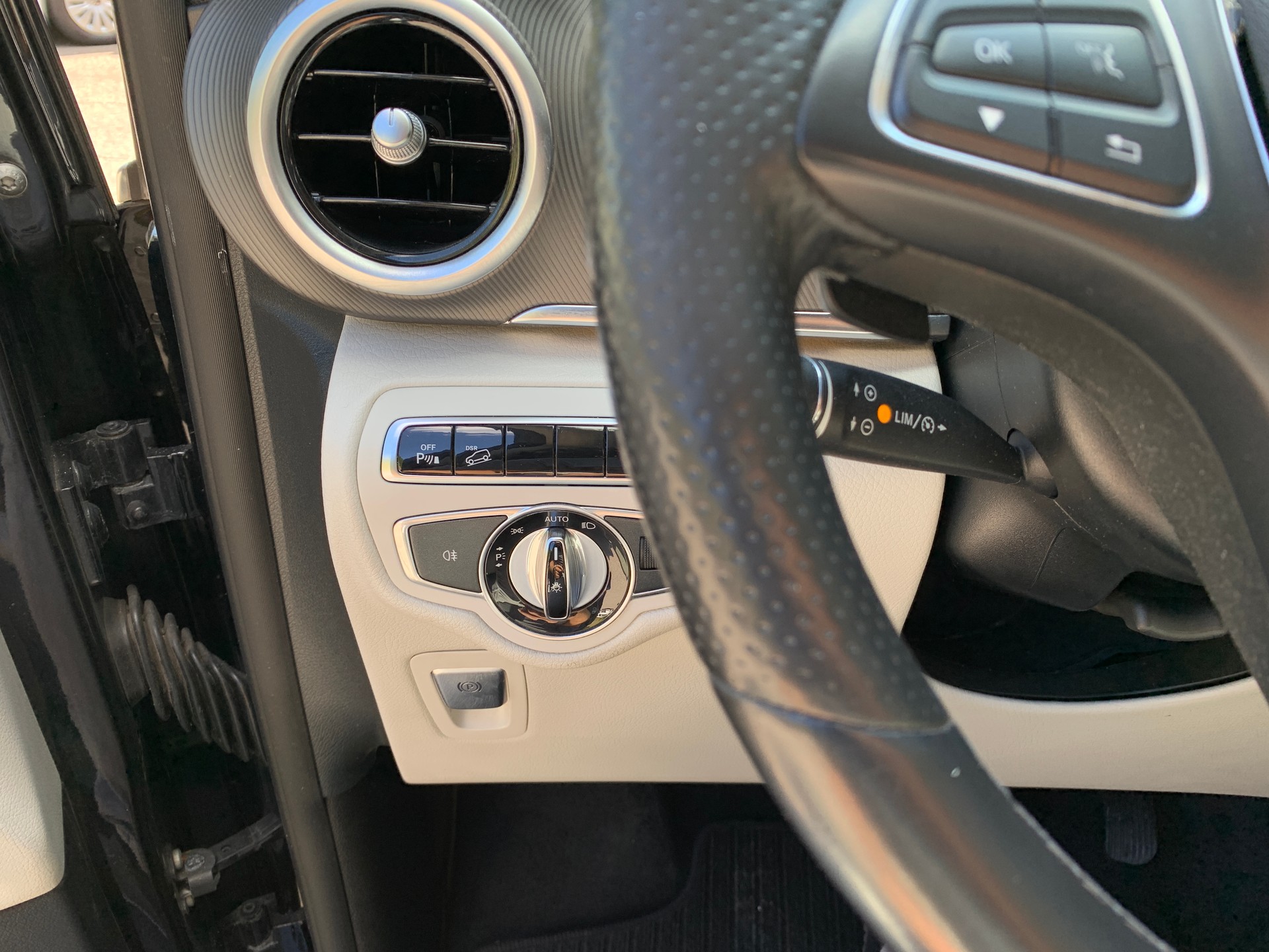 MERCEDES-BENZ V 250 d Avantgarde kompakt 4Matic 7G-Tronic-image-11