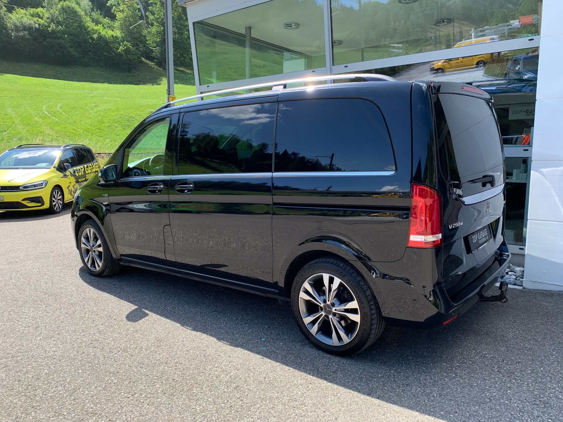 MERCEDES-BENZ V 250 d Avantgarde kompakt 4Matic 7G-Tronic-image-4