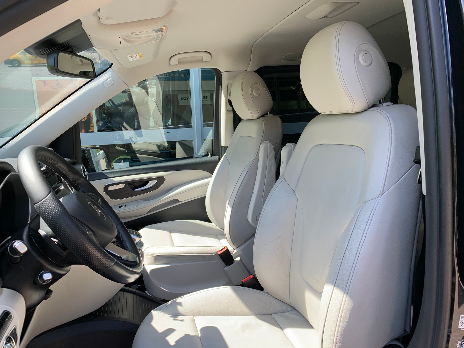 MERCEDES-BENZ V 250 d Avantgarde kompakt 4Matic 7G-Tronic-image-10