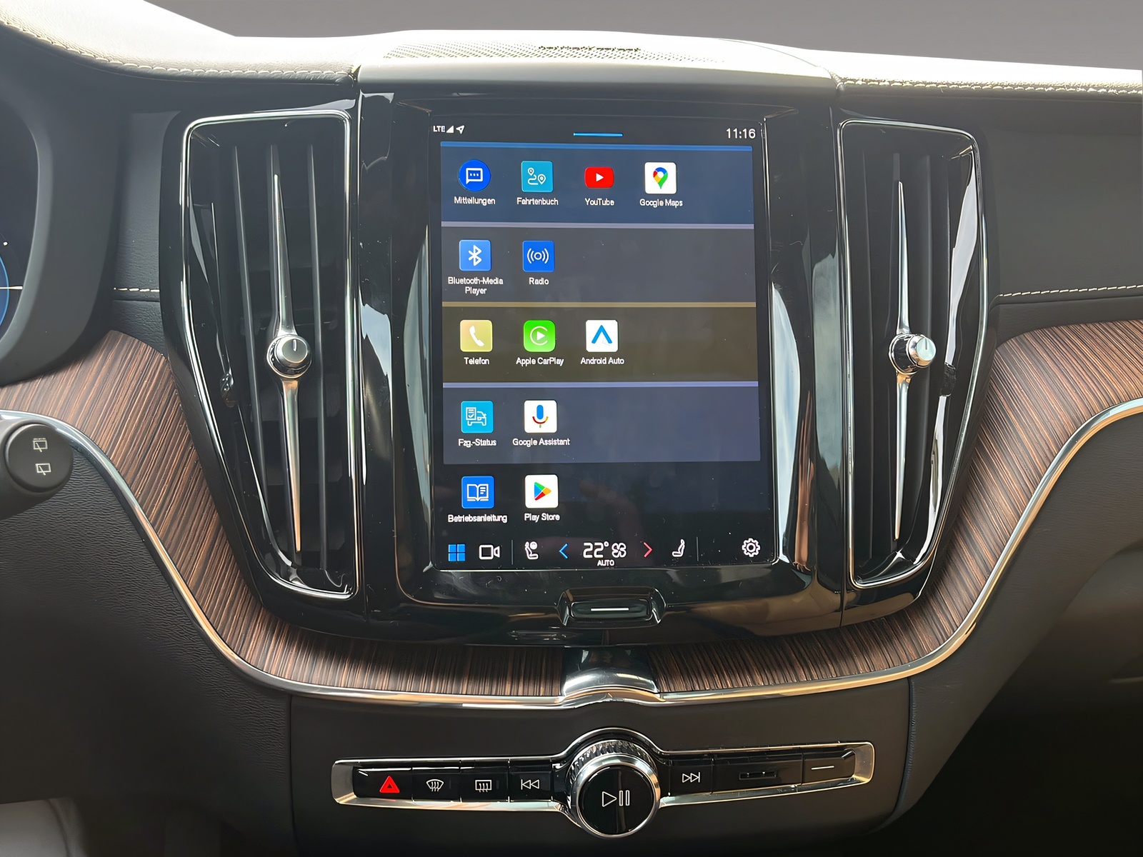 VOLVO XC60 2.0 T6 TE Inscription eAWD-image-14