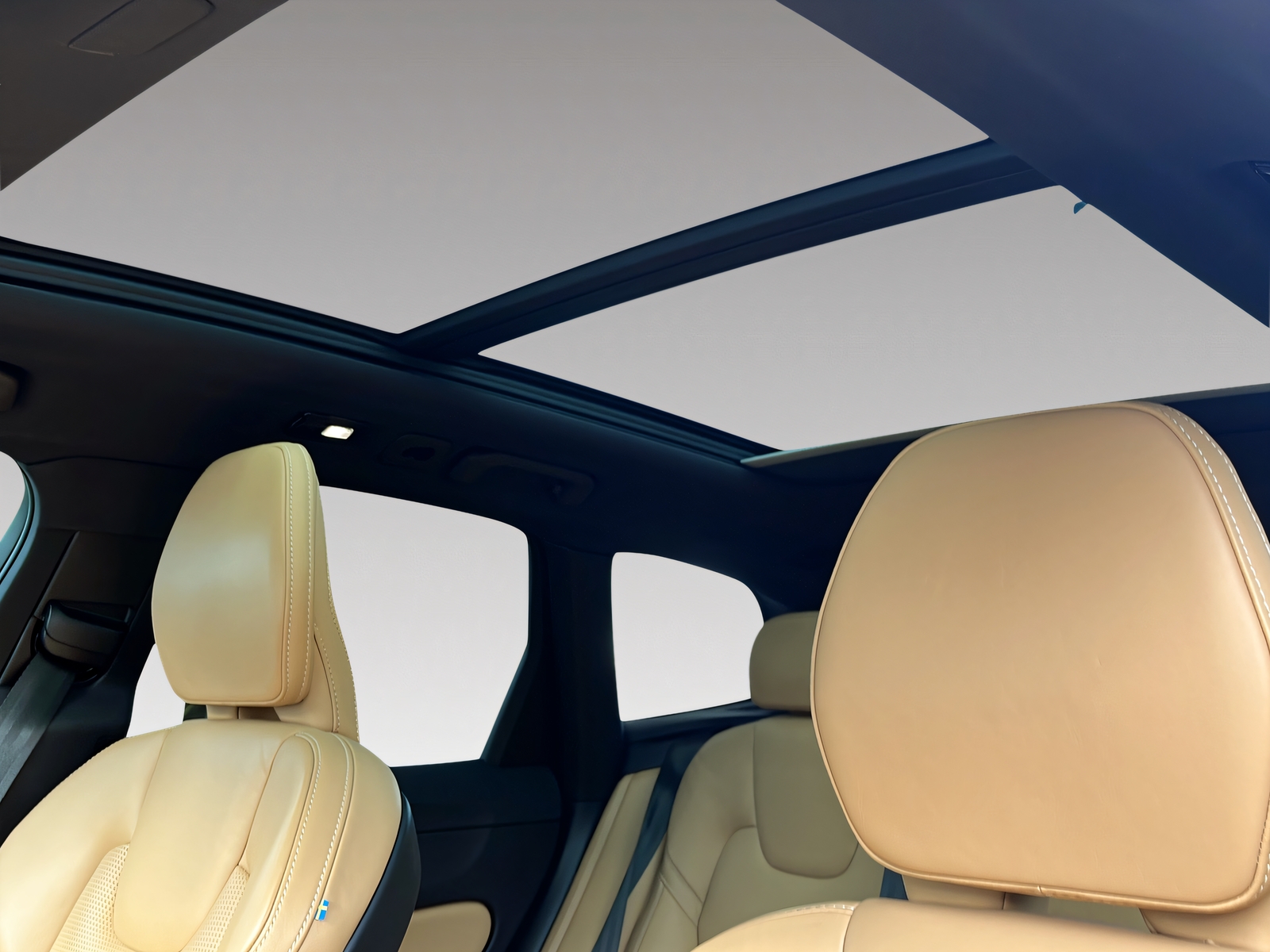 VOLVO XC60 2.0 T6 TE Inscription eAWD-image-16