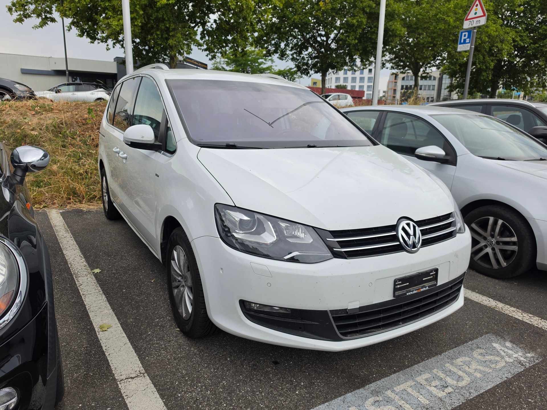 VW Sharan 2.0 TDI BlueMotion Technology Cup 4Motion-image-3