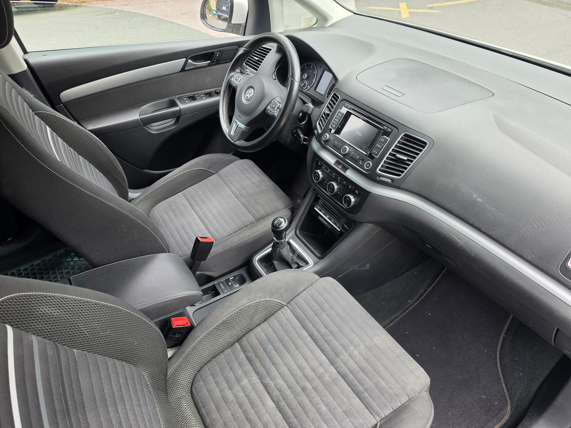 VW Sharan 2.0 TDI BlueMotion Technology Cup 4Motion-image-13