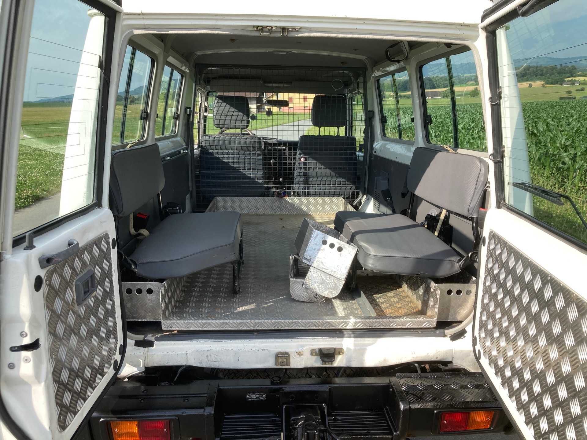 TOYOTA Land Cruiser 400 Hdt Long 4.2D mit 6.000 KG Anhängelast-image-6