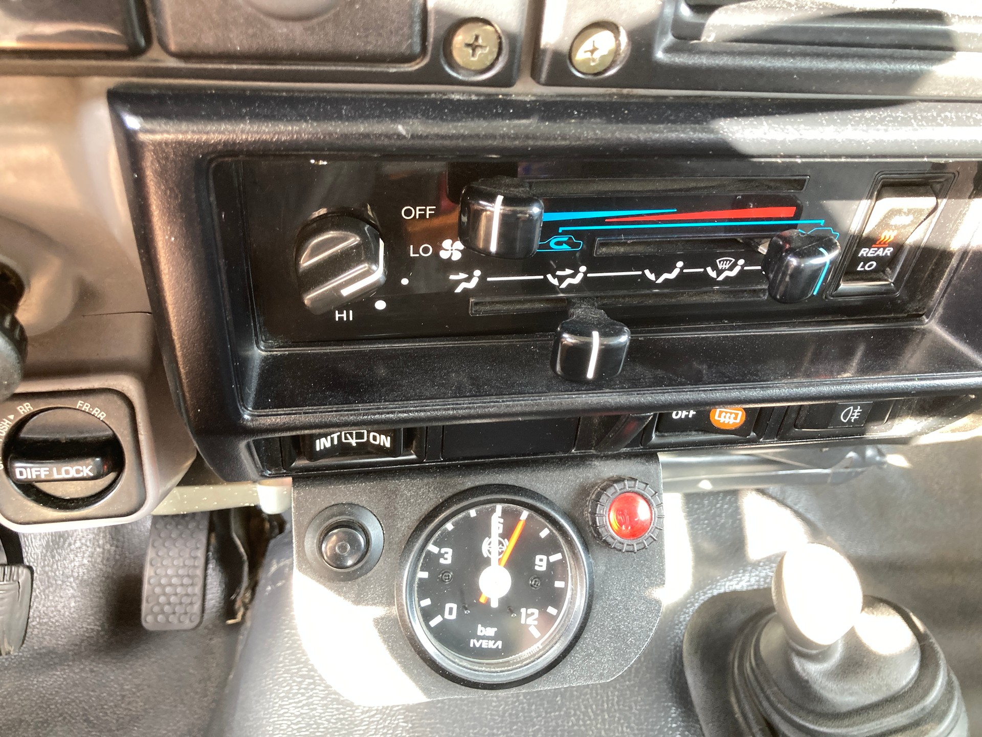 TOYOTA Land Cruiser 400 Hdt Long 4.2D mit 6.000 KG Anhängelast-image-9