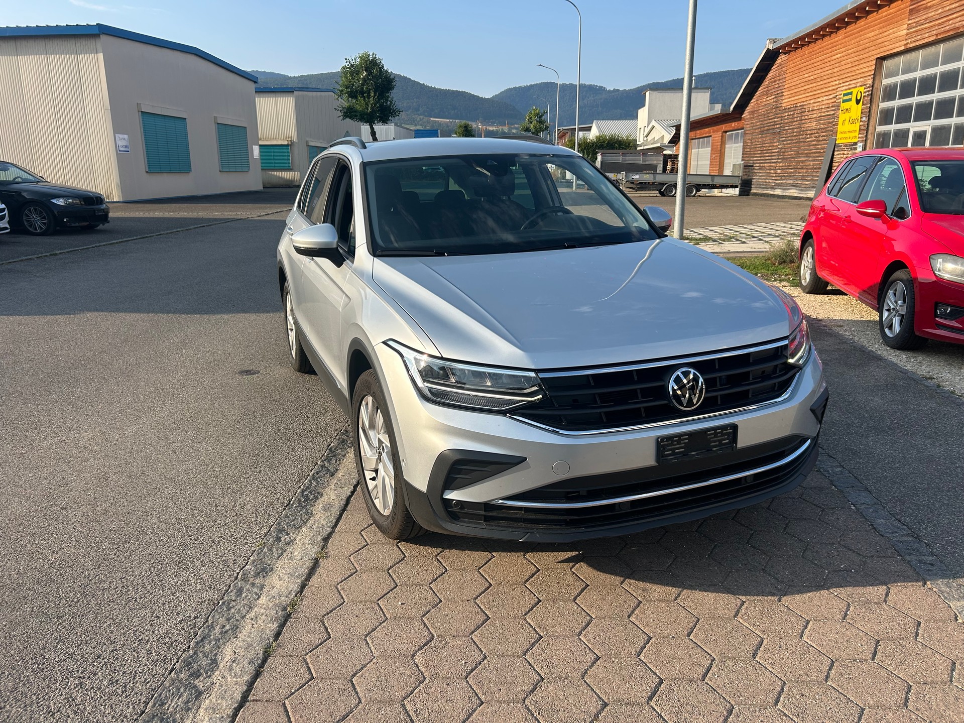 VW Tiguan 2.0TSI Life 4Motion DSG-image-1
