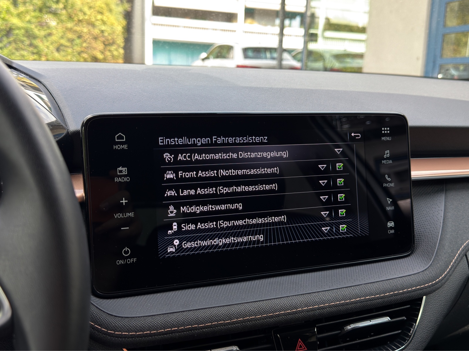 SKODA Fabia 1.0 TSI Selection DSG-image-14