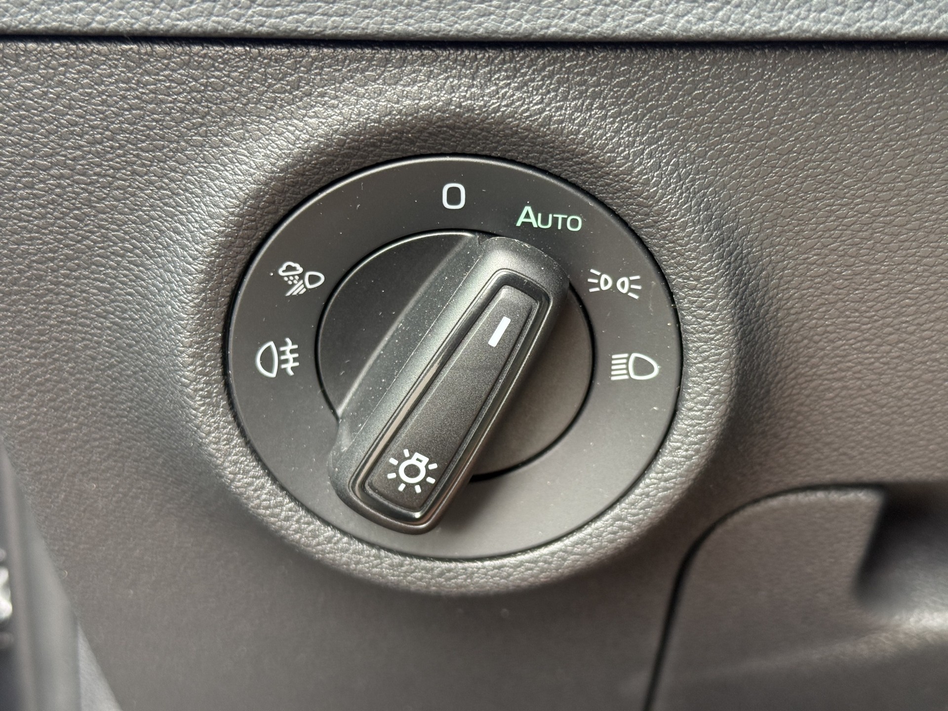 SKODA Karoq 2.0 TSI SportLine 4x4 DSG-image-30