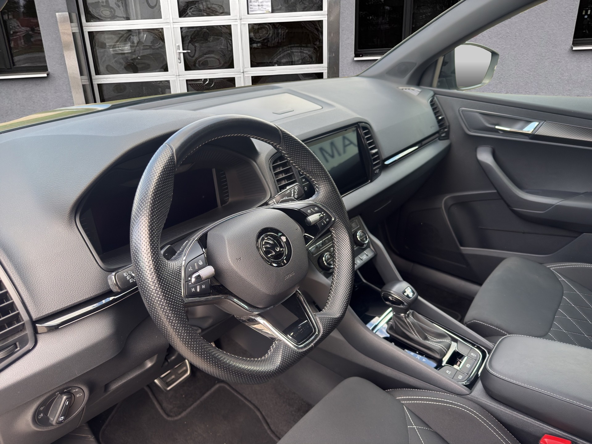 SKODA Karoq 2.0 TSI SportLine 4x4 DSG-image-14