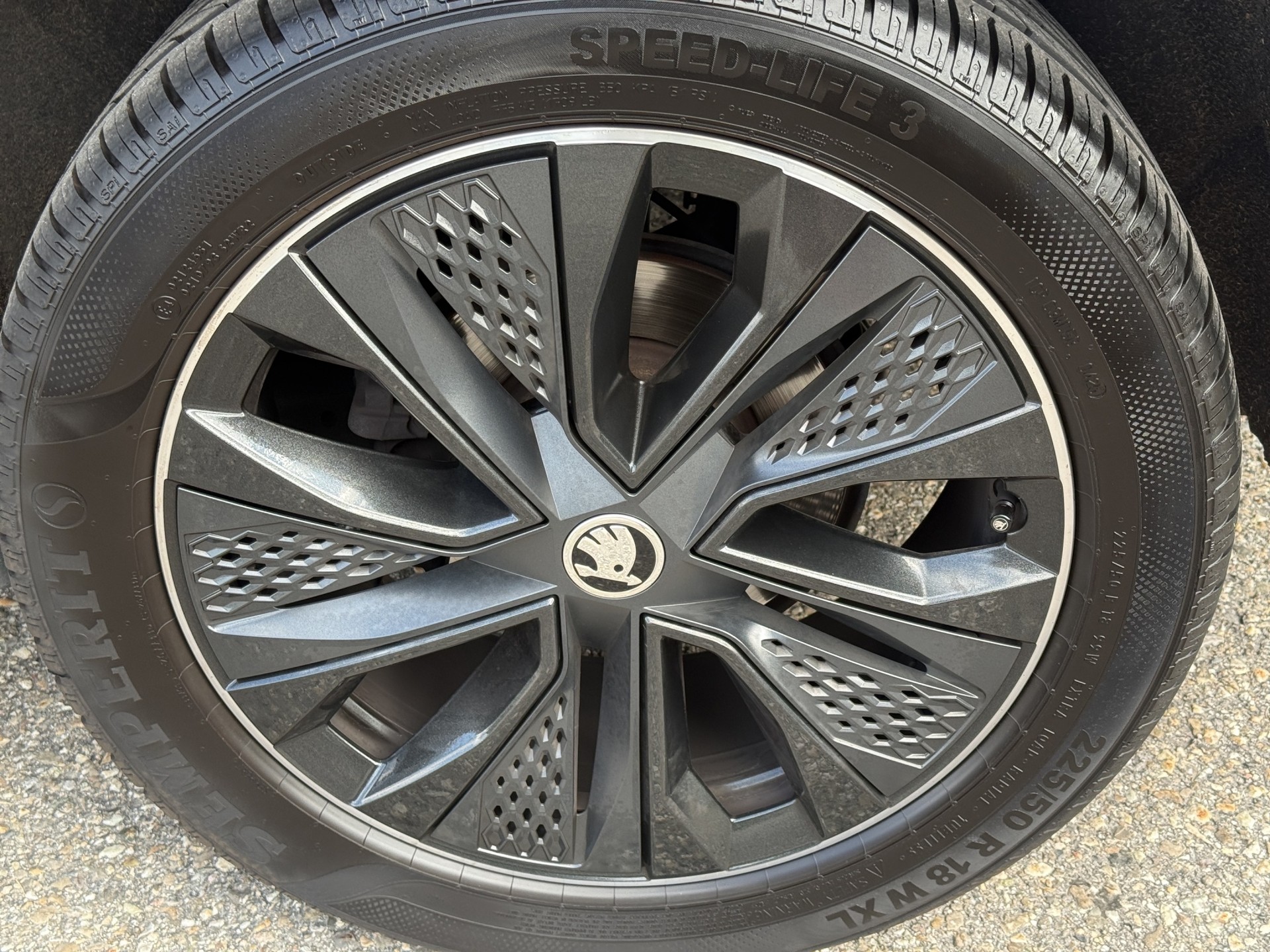 SKODA Karoq 2.0 TSI SportLine 4x4 DSG-image-9