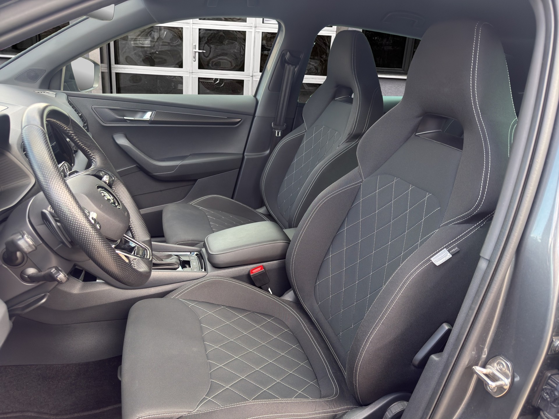 SKODA Karoq 2.0 TSI SportLine 4x4 DSG-image-15