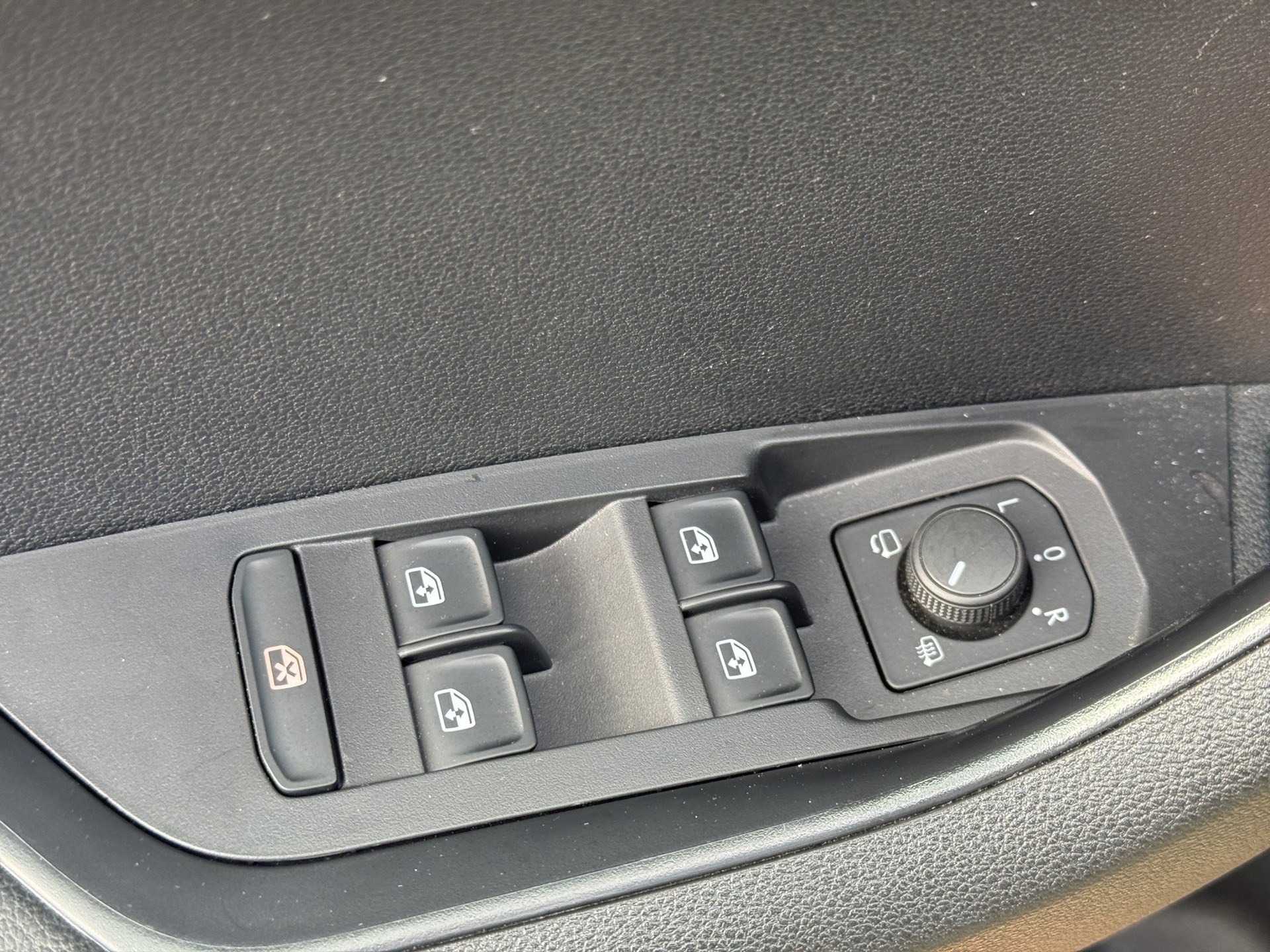 SKODA Karoq 2.0 TSI SportLine 4x4 DSG-image-29