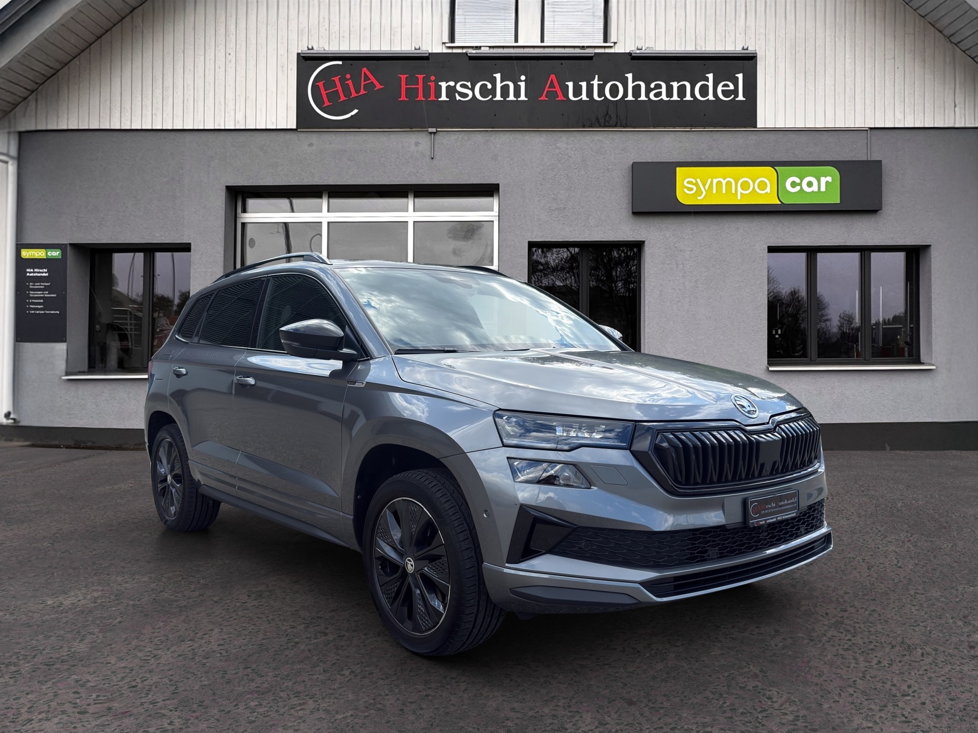 SKODA Karoq 2.0 TSI SportLine 4x4 DSG-image-1