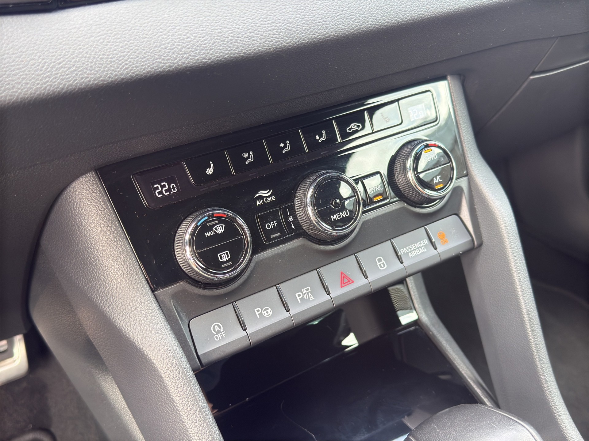 SKODA Karoq 2.0 TSI SportLine 4x4 DSG-image-24