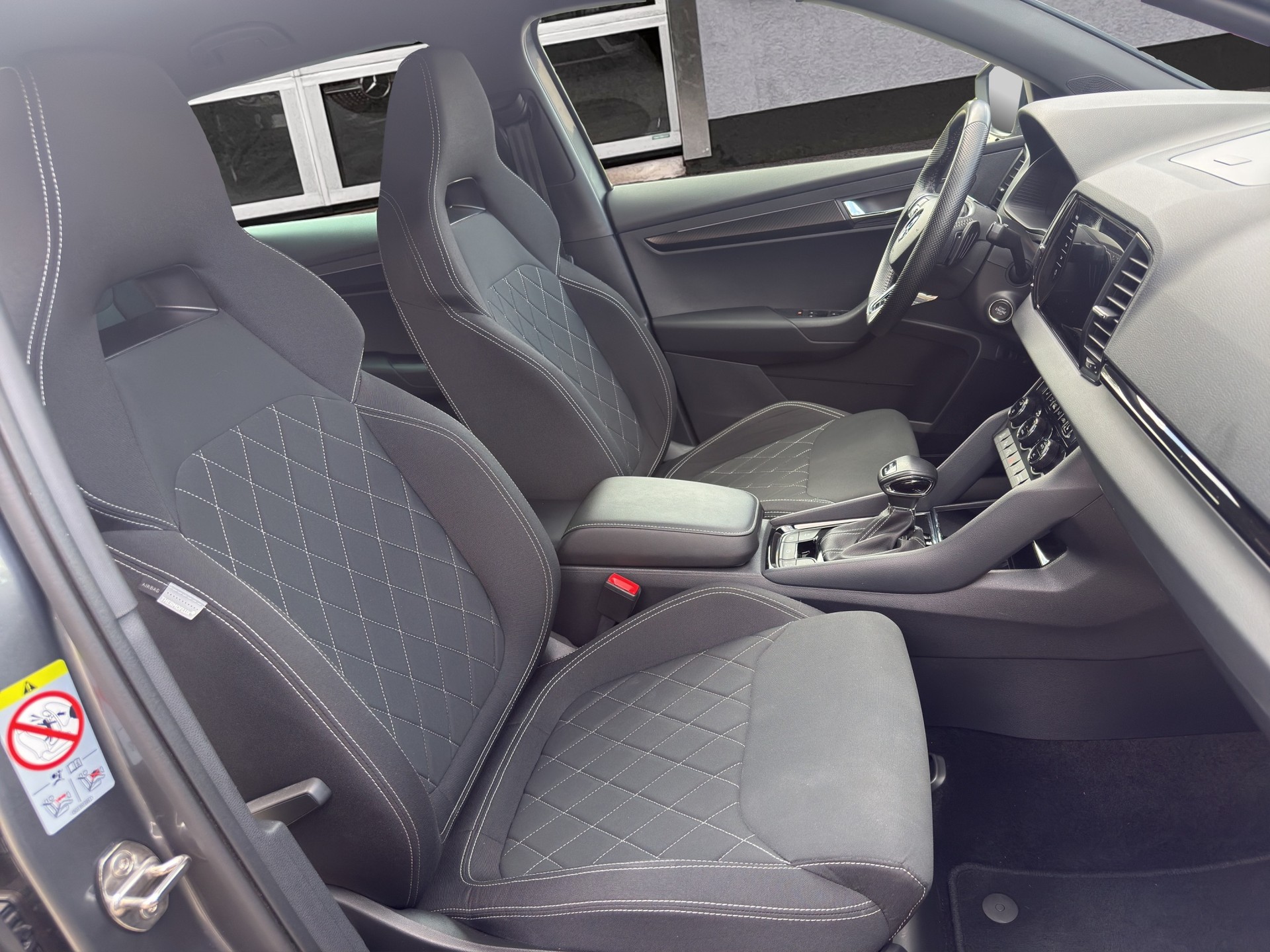 SKODA Karoq 2.0 TSI SportLine 4x4 DSG-image-16