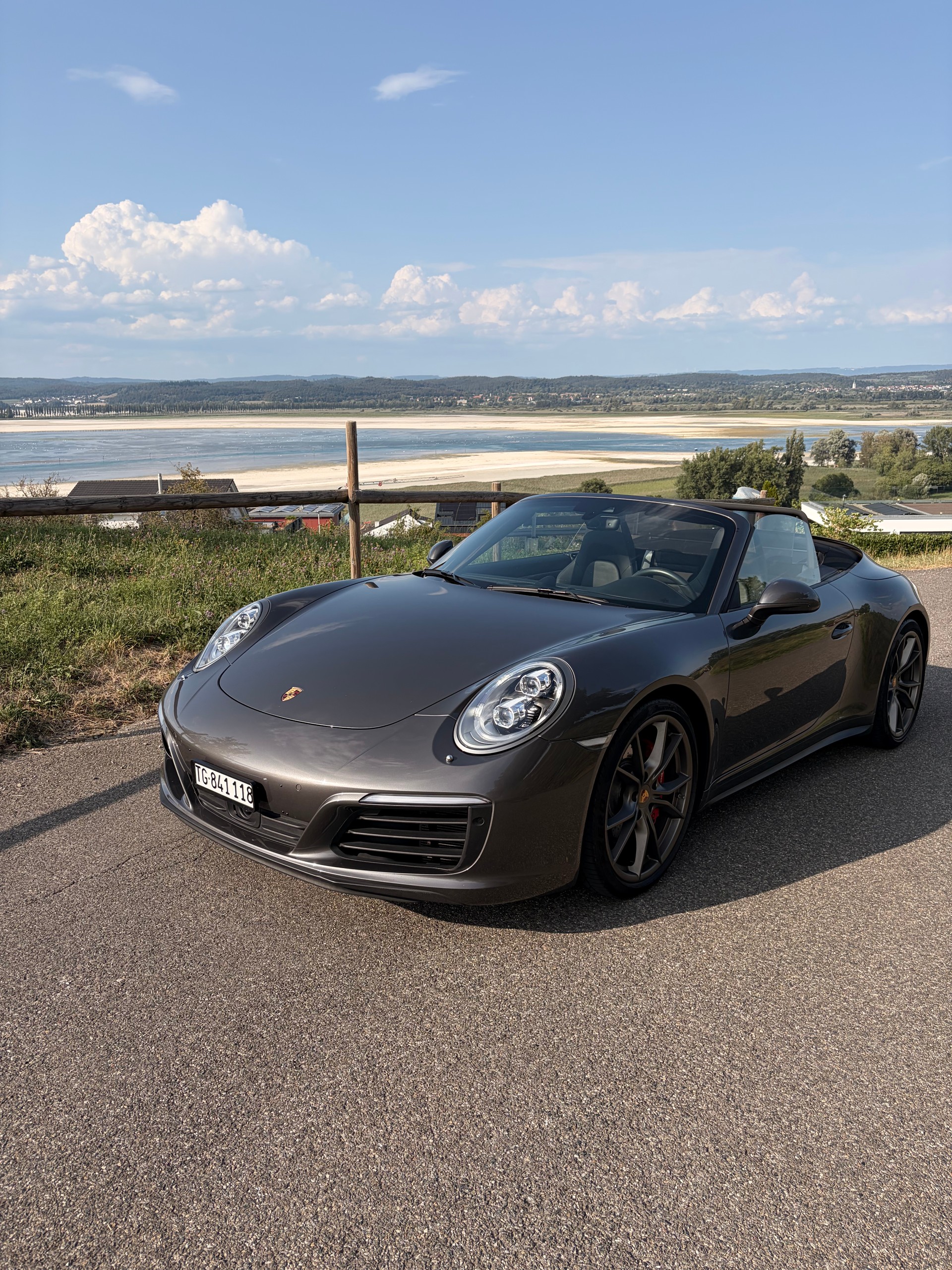 PORSCHE 911 Carrera 4S Cabriolet-image-1